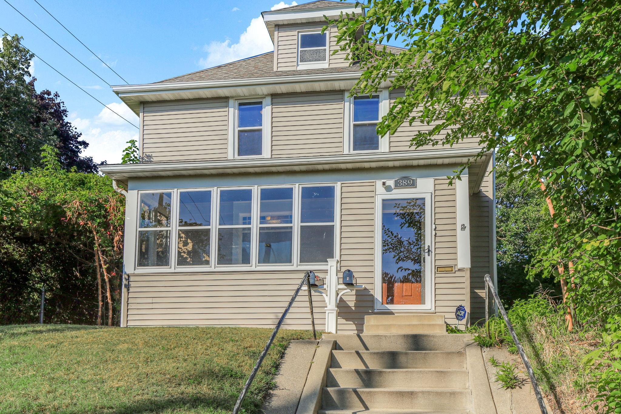 389 Fairview Avenue N