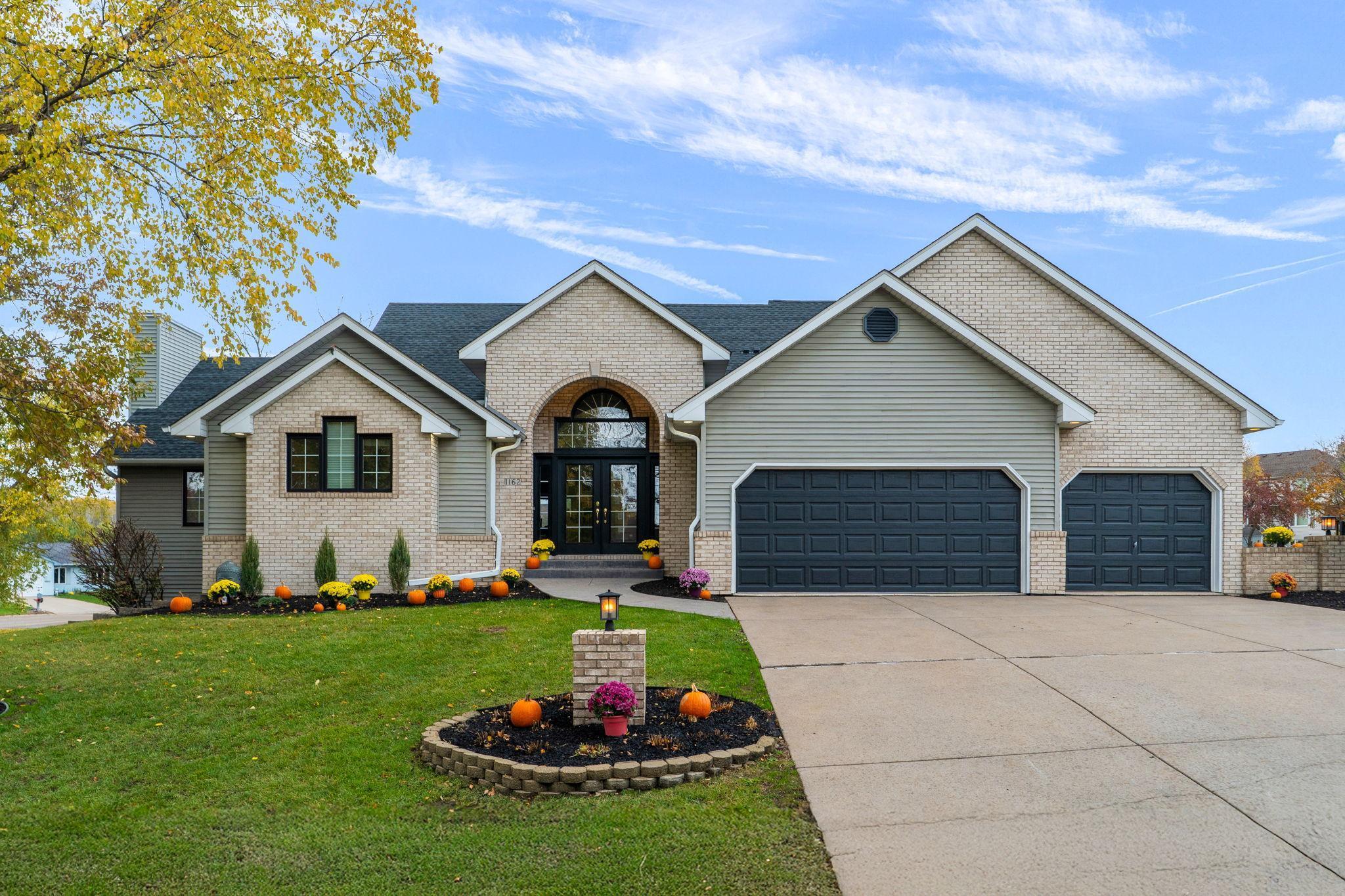 1162 Lakewood Drive S