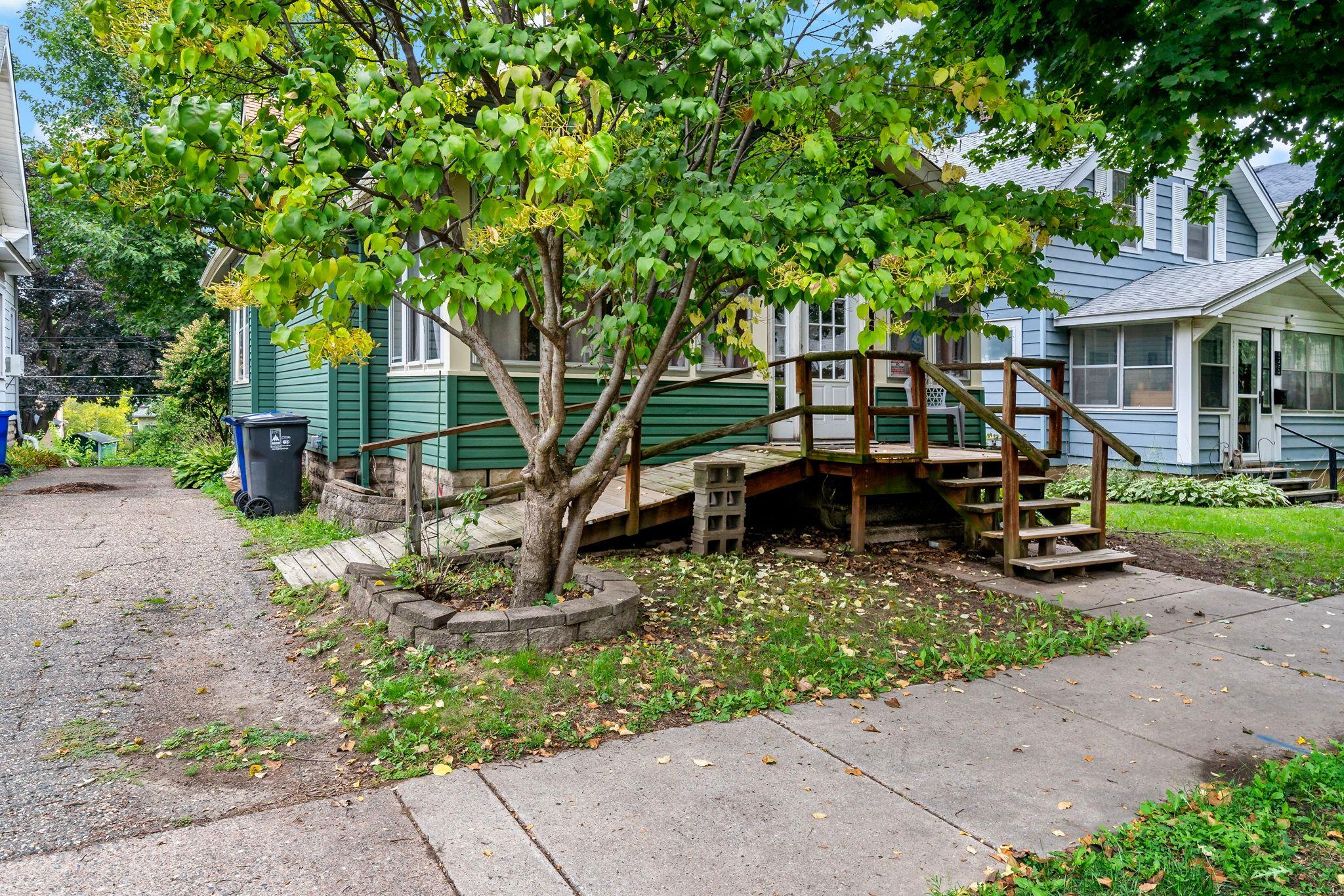 337 Winona Street W