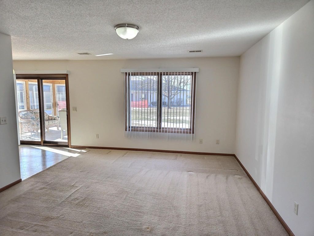 Photo of 1624 Blue Jay Boulevard, Fairmont, MN 56031 (MLS # 7025132)