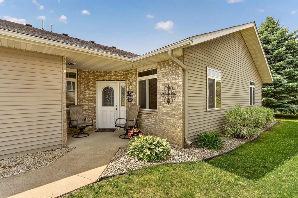 Photo of 4207 Redhawk Drive SE, Rochester, MN 55904 (MLS # 7087004)