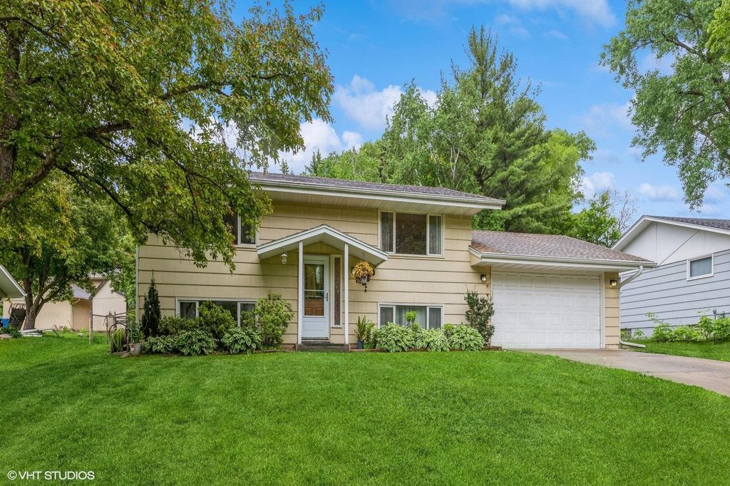 Photo of 569 Riviera Drive, New Brighton, MN 55112 (MLS # 7060460)