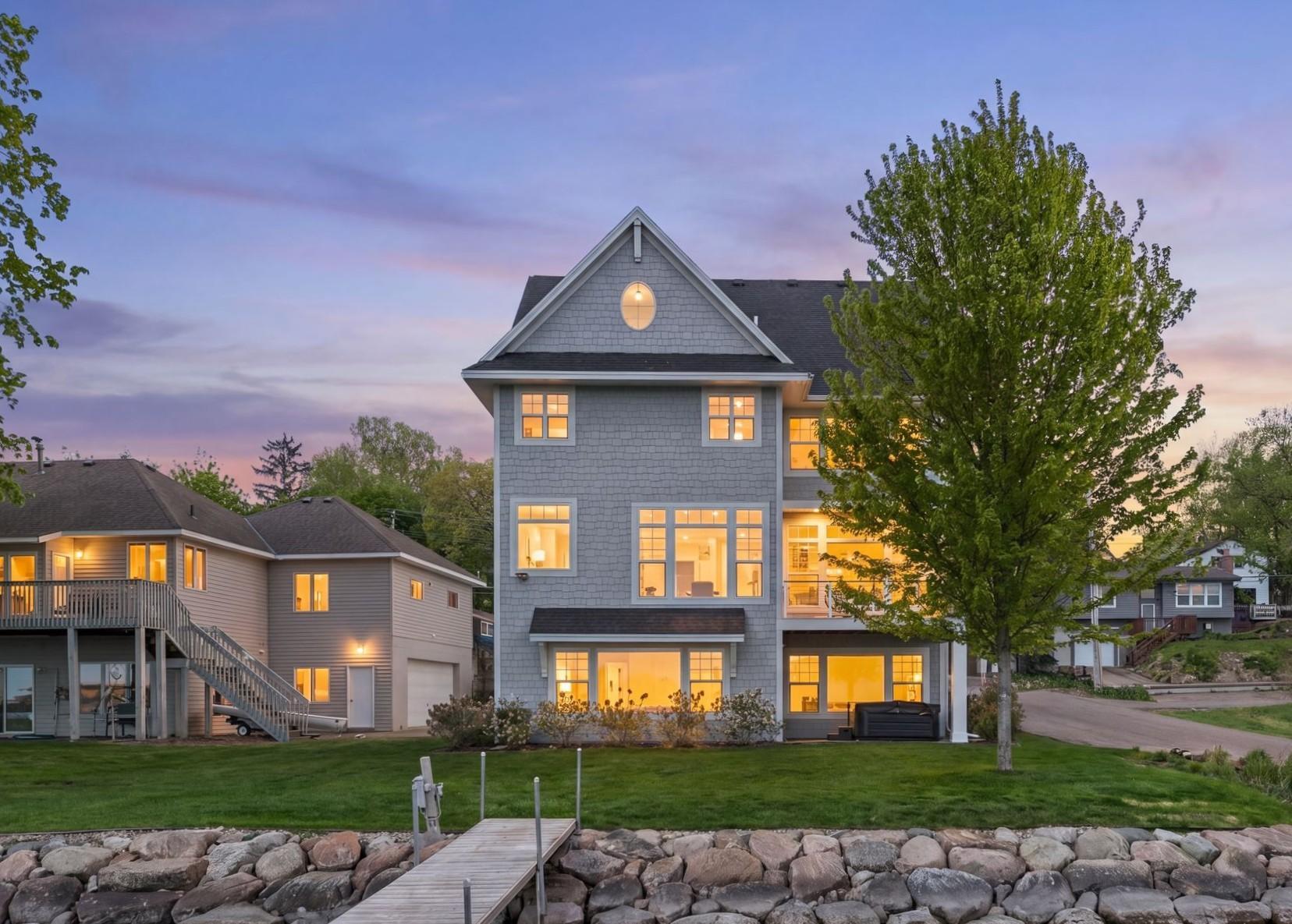 1748 Shorewood Lane