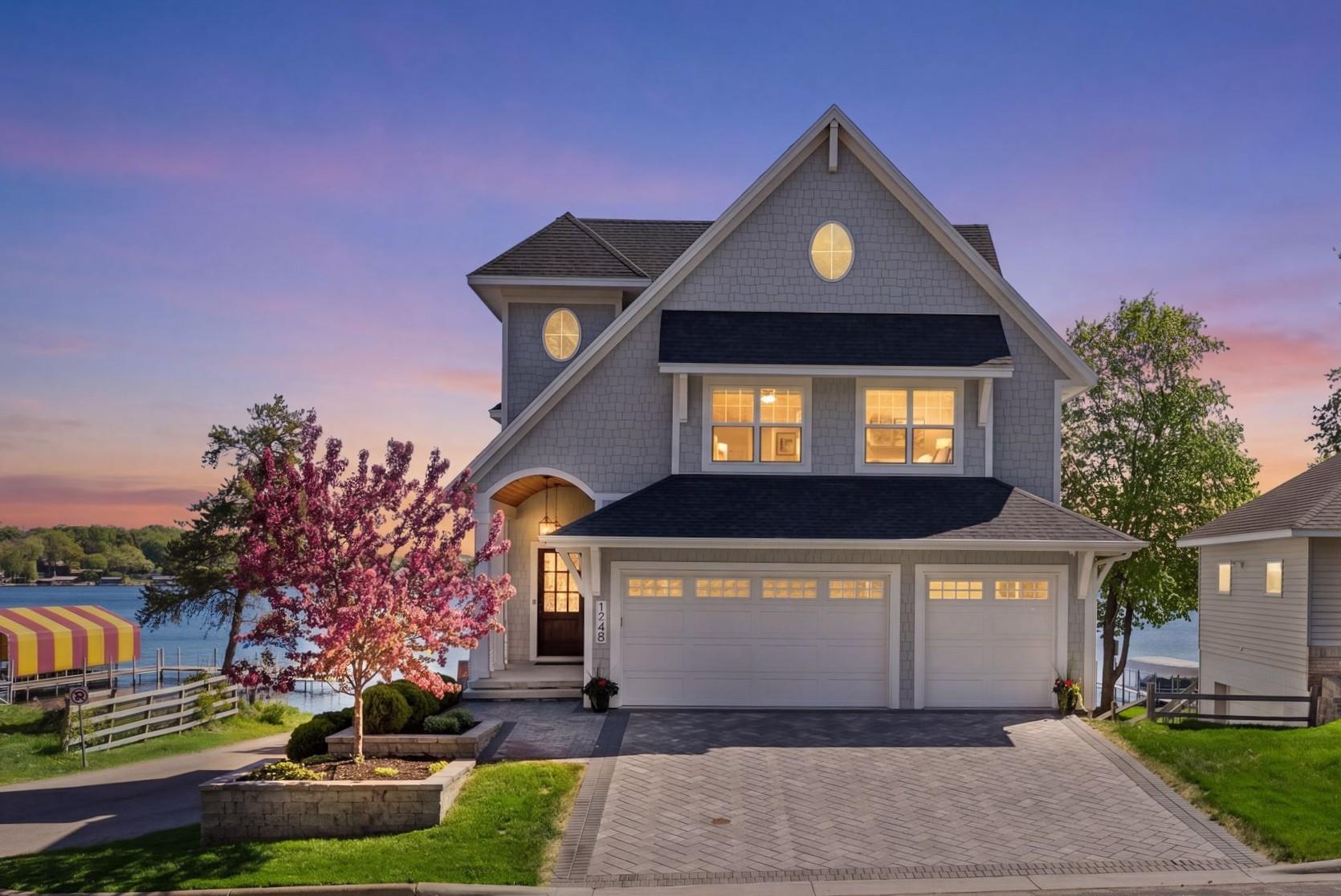 1748 Shorewood Lane