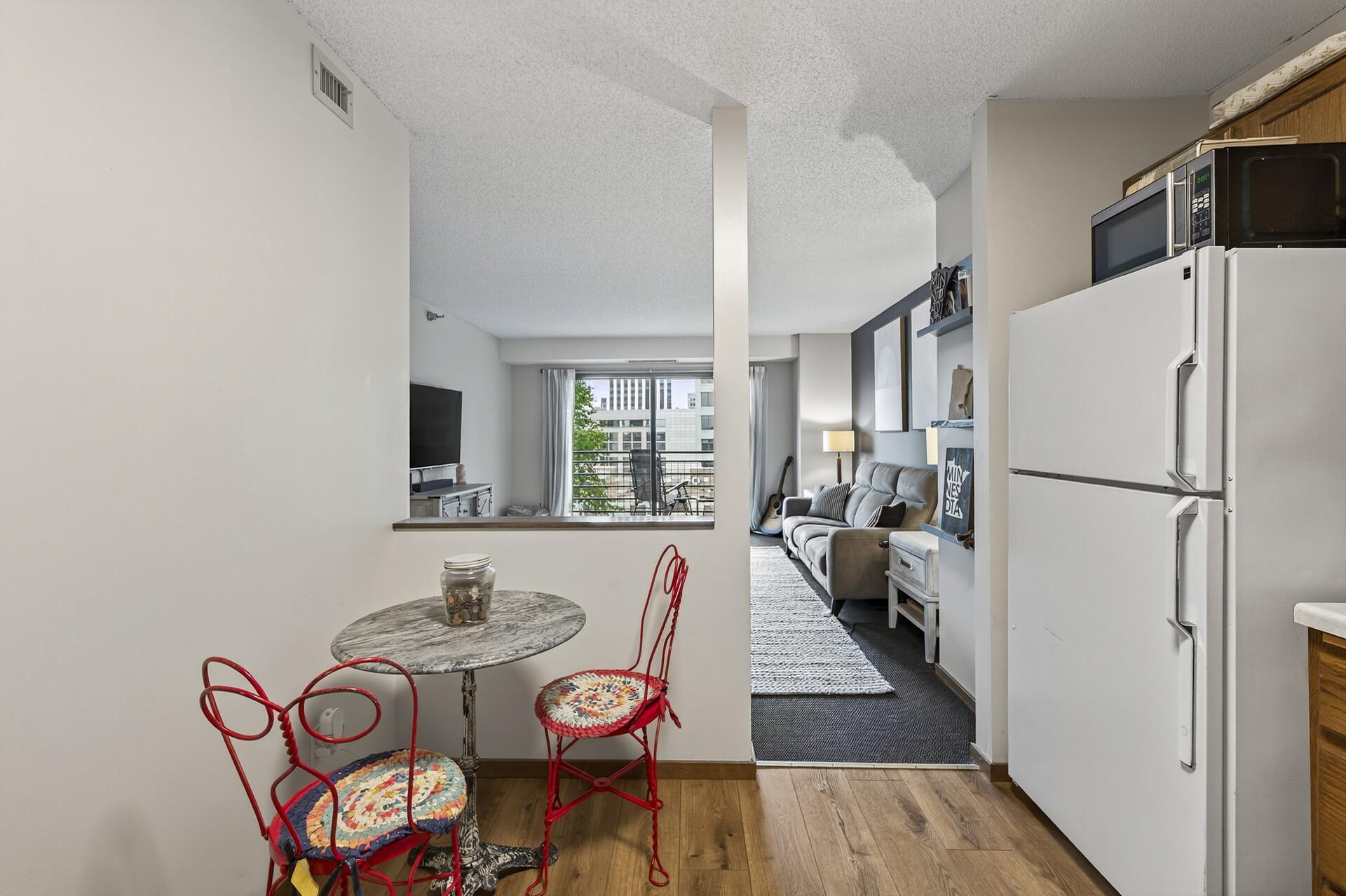 66 9th Street E 1313