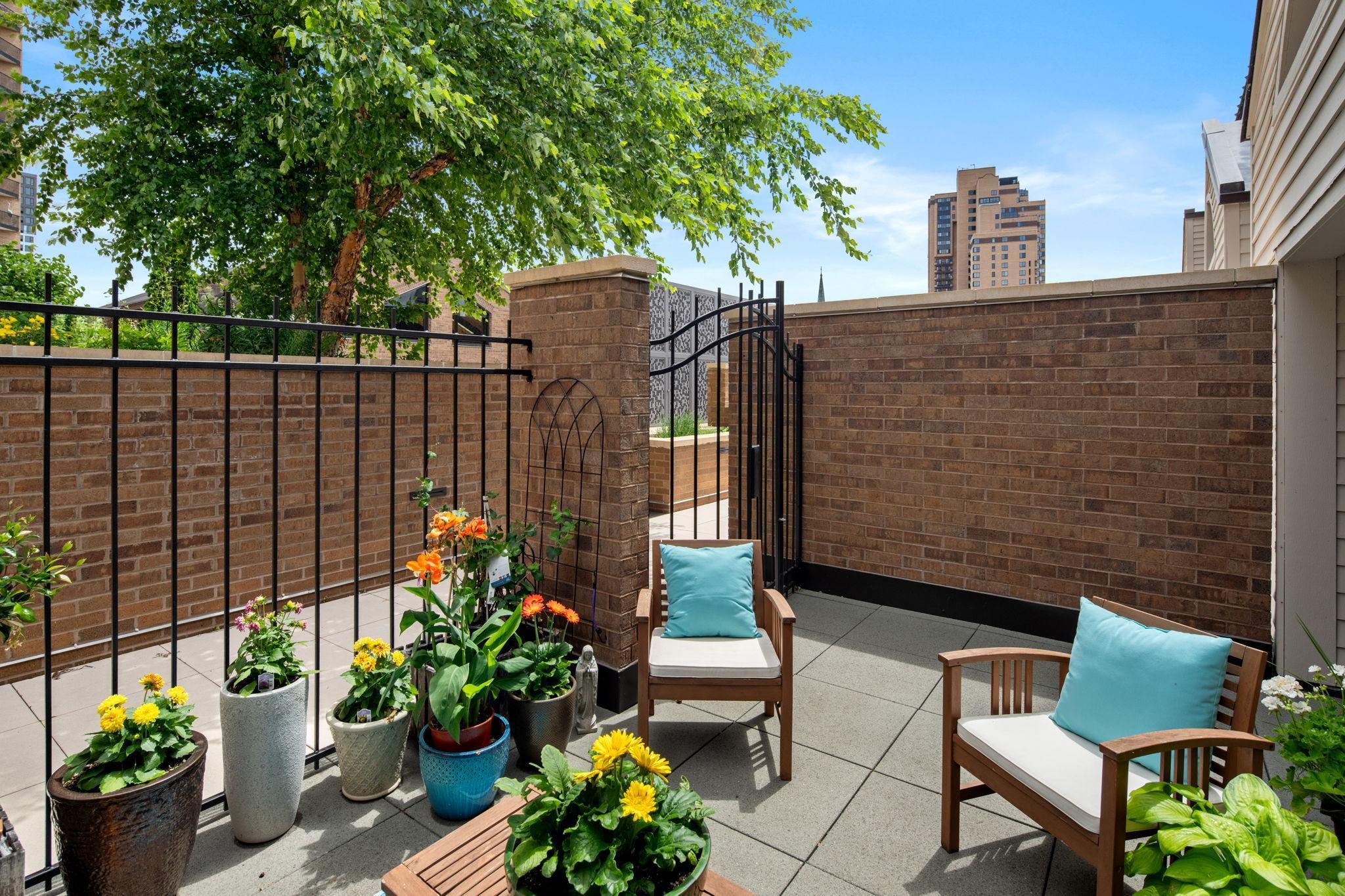 110 1st Avenue NE F412