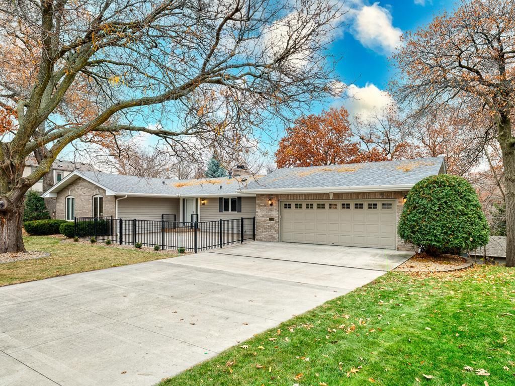 Photo of 13511 Krestwood Drive, Burnsville, MN 55337 (MLS # 6819344)