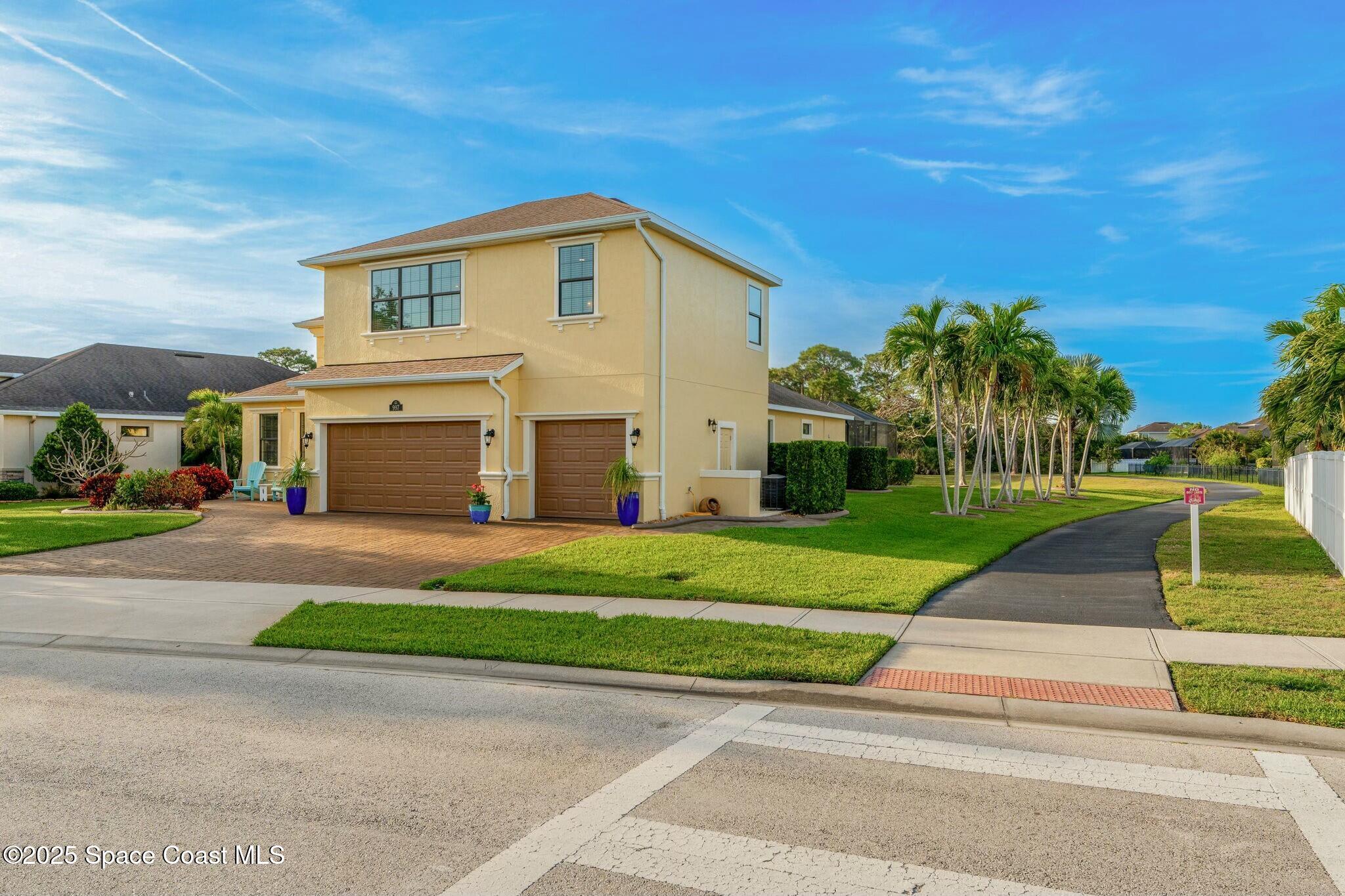 997 Buckthorn Trail