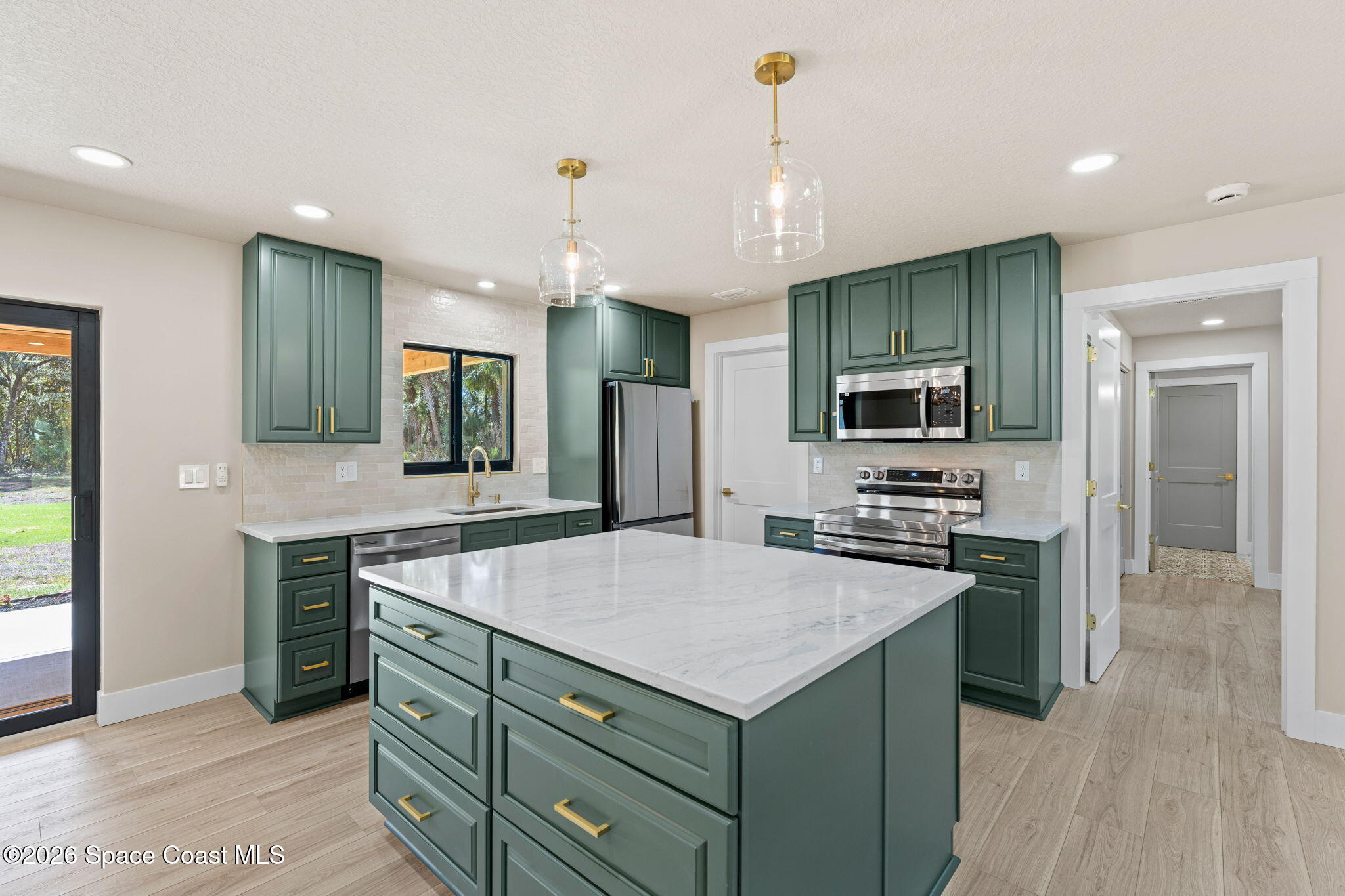 4105 Citrus Boulevard