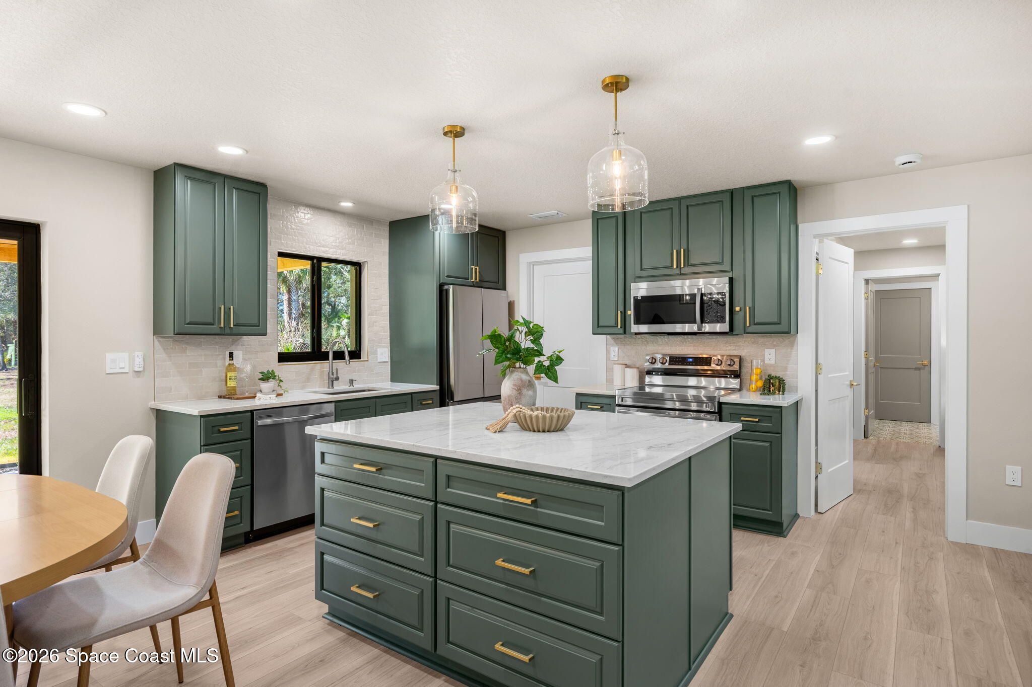 4105 Citrus Boulevard