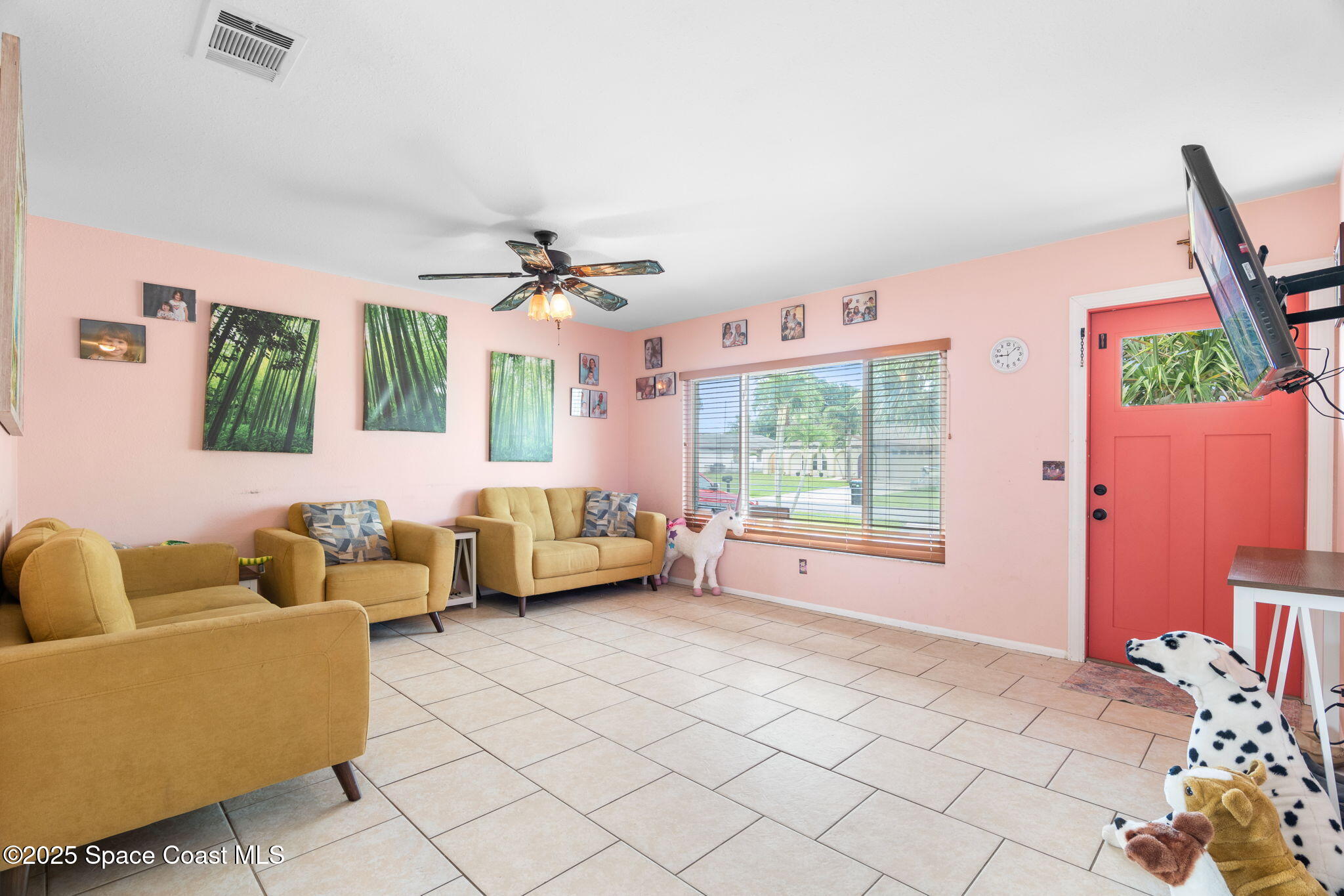 1565 Neosho Street NE
