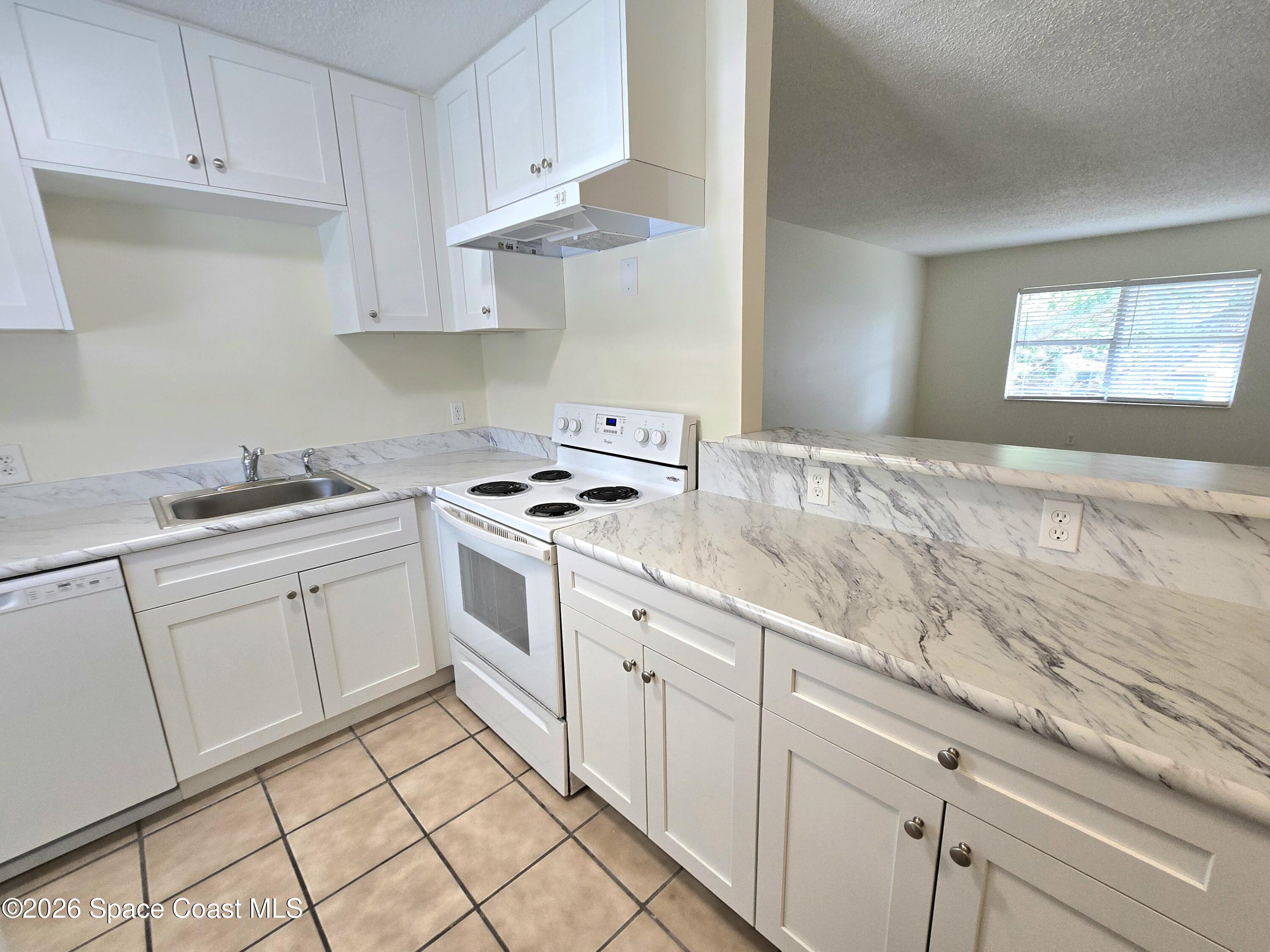 1728 Guava Avenue 7