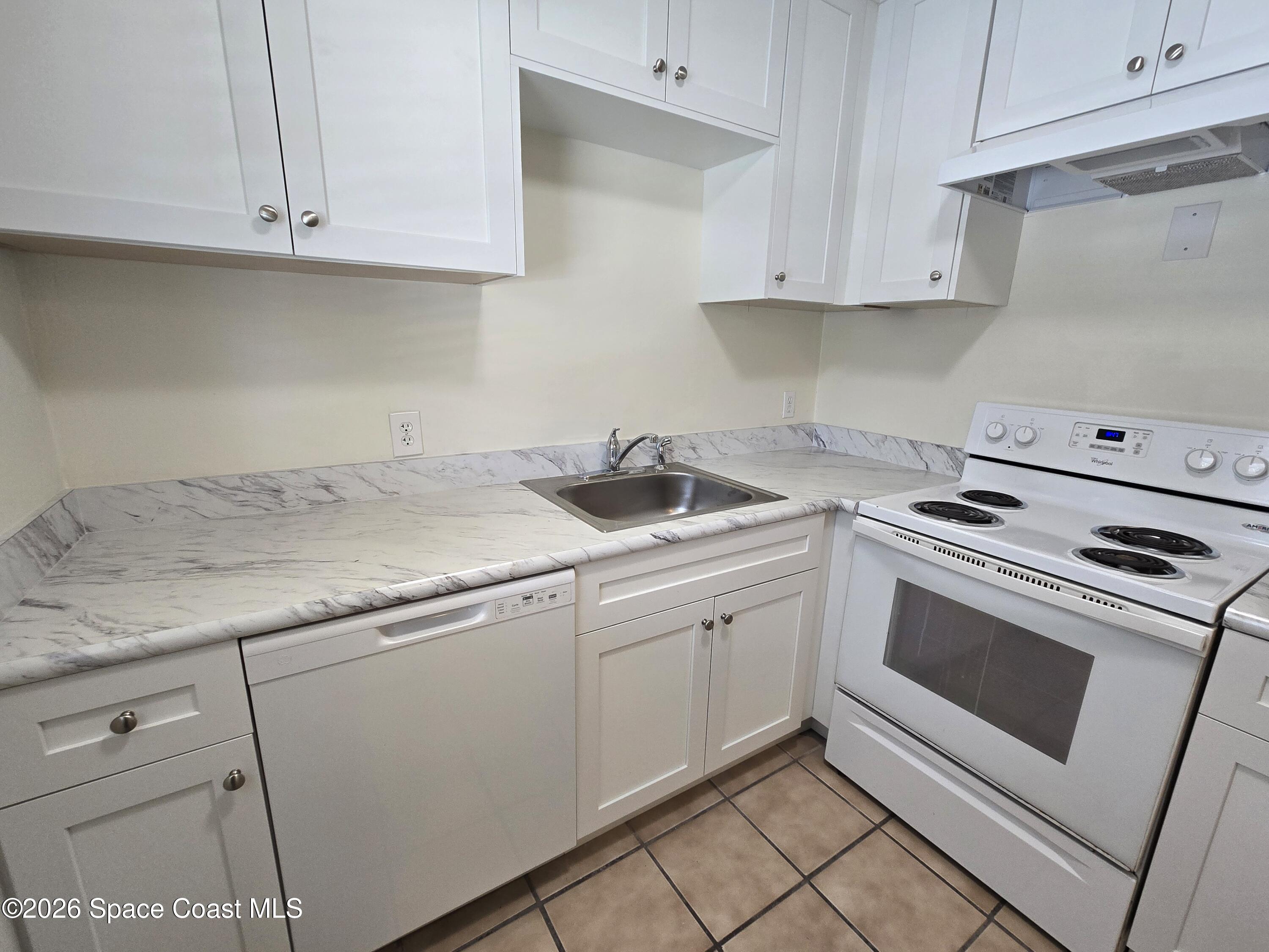 1728 Guava Avenue 7