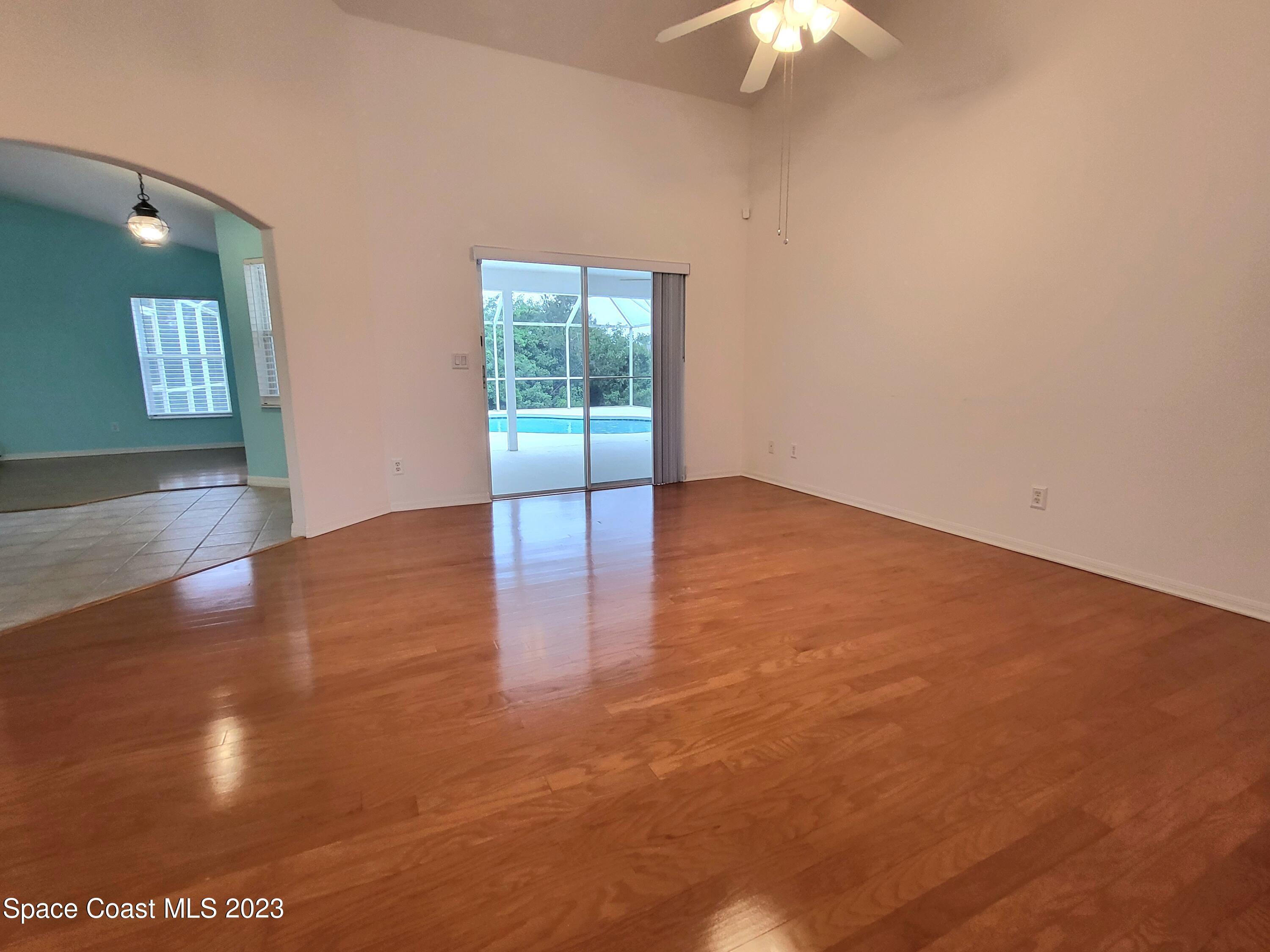 1573 Laramie Circle