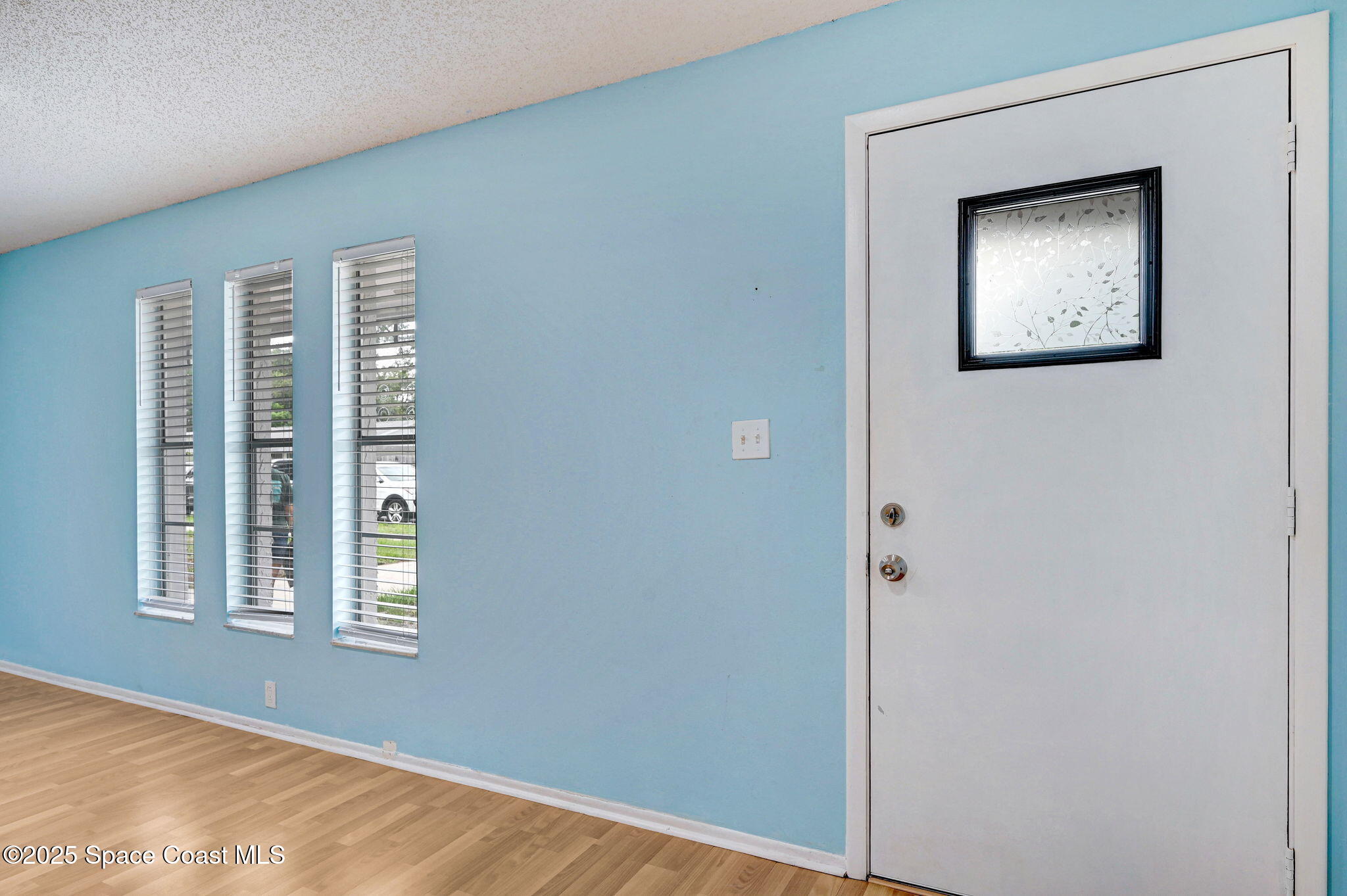 1123 Hermosa Drive