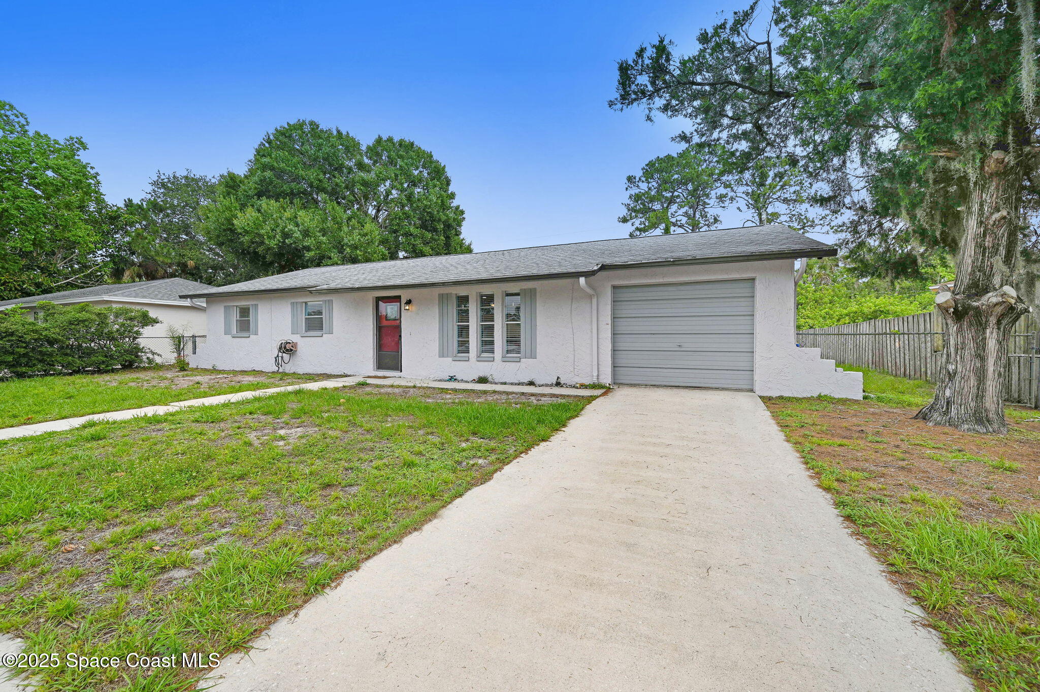 1123 Hermosa Drive