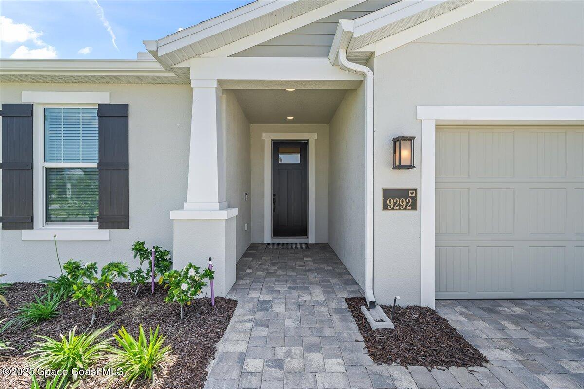 9292 Machin Place
