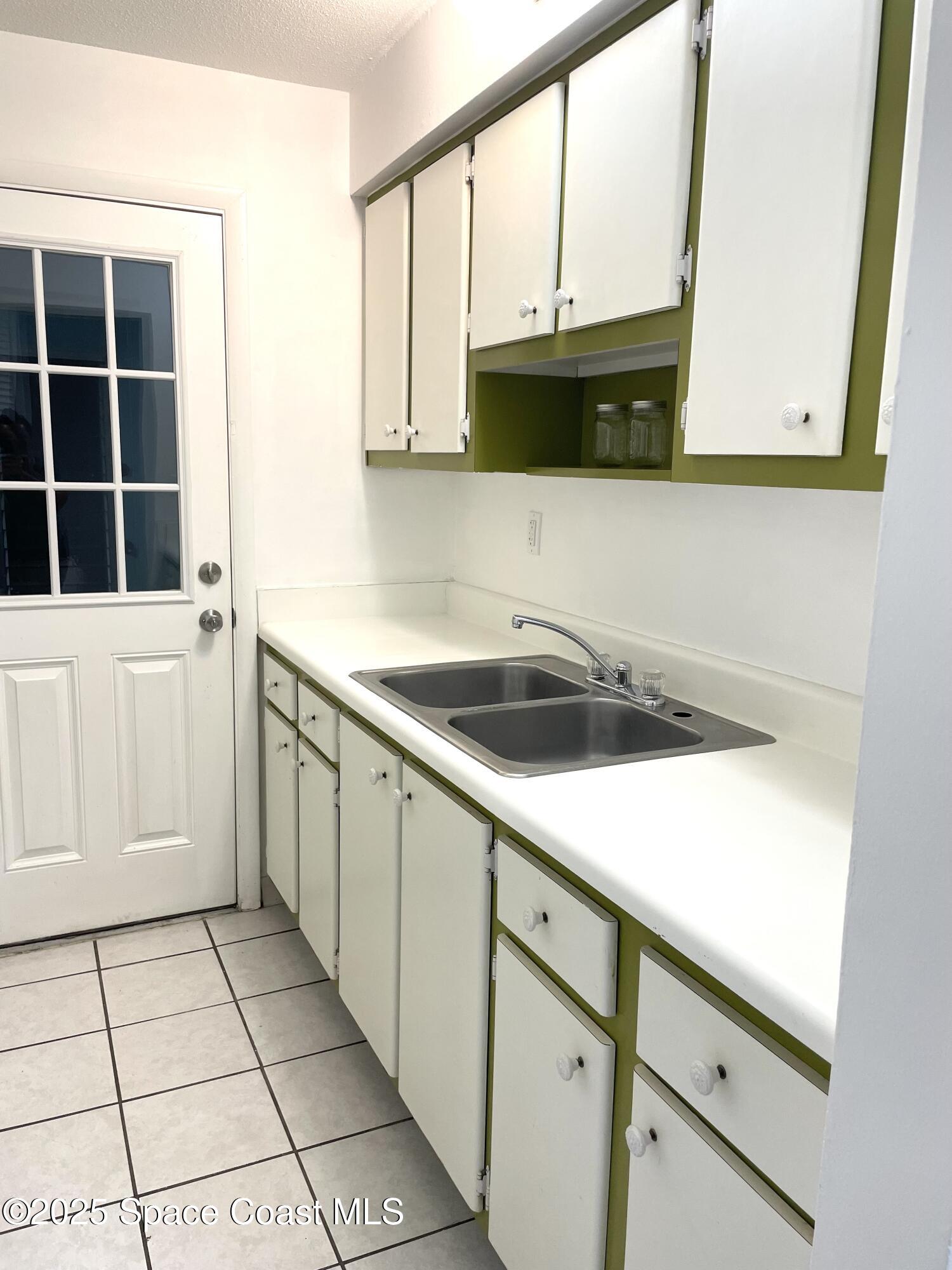 350 Fillmore Ave. Avenue F3