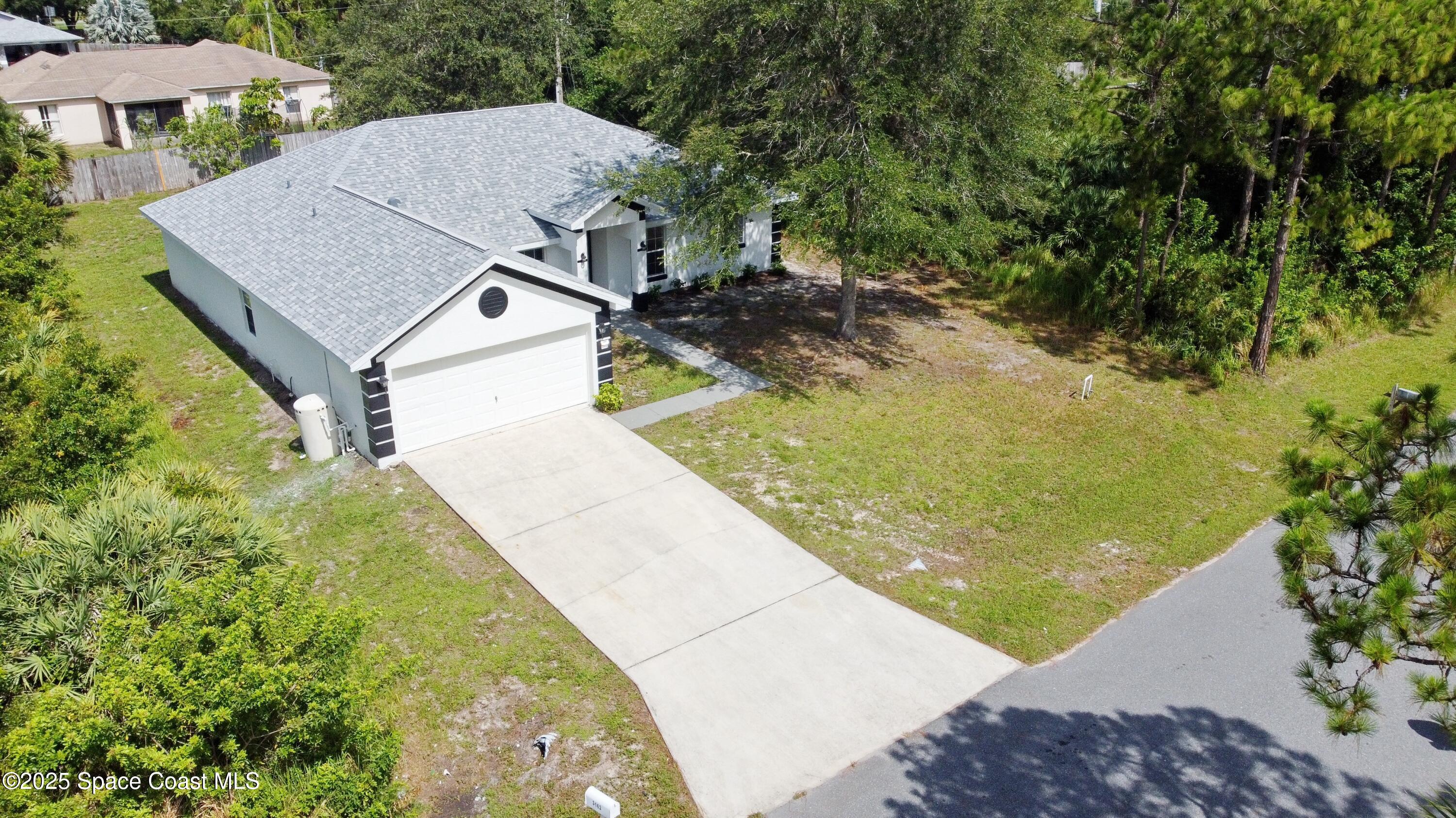 3162 San Salvador Avenue