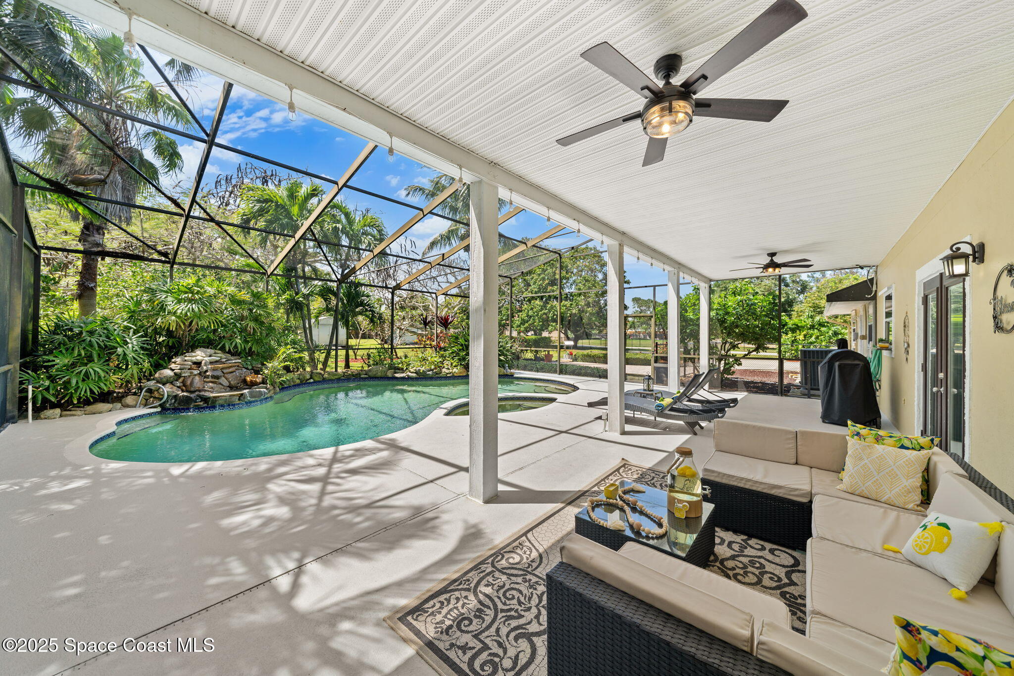 7055 S Tropical Trail