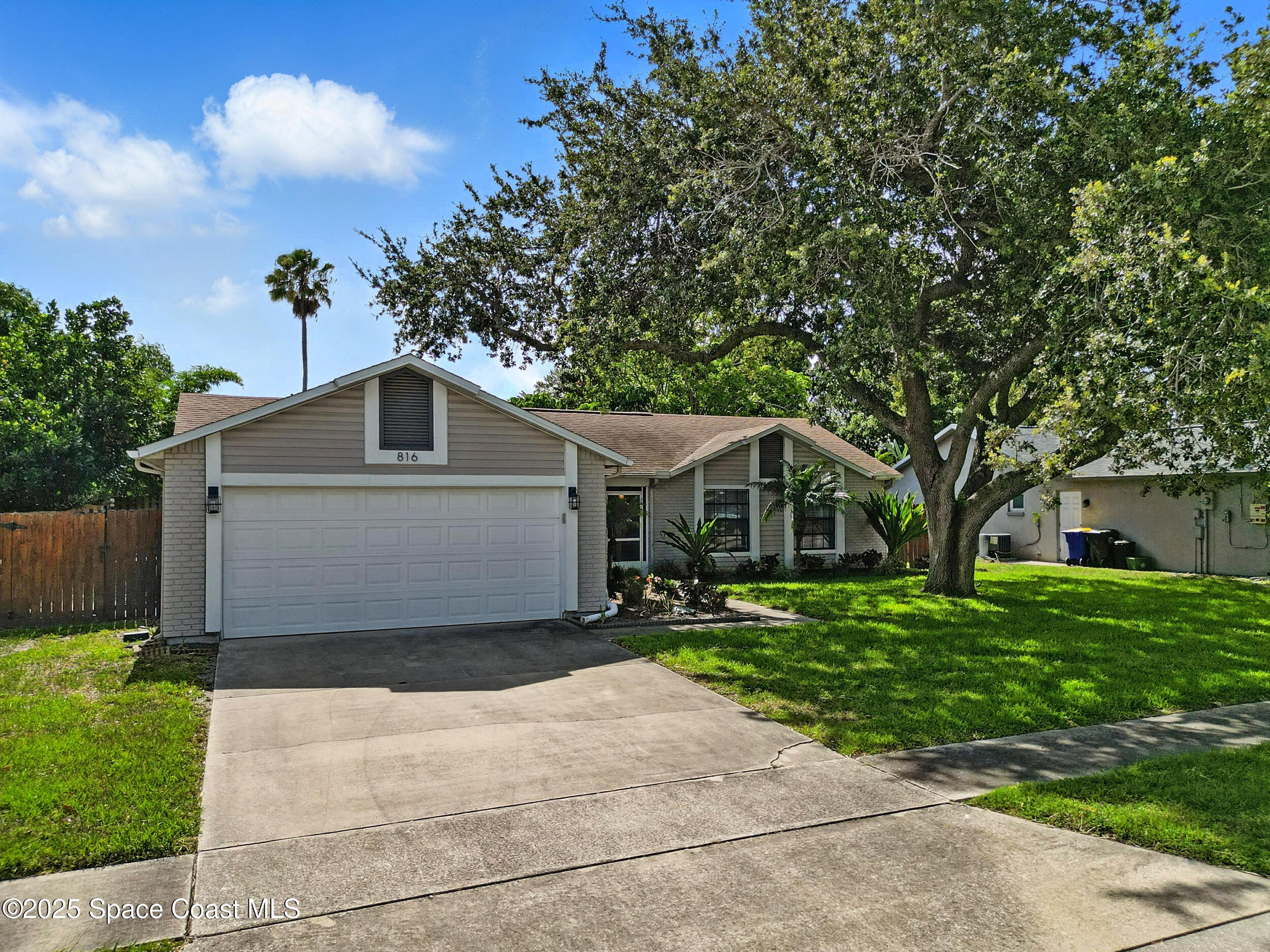 816 Pine Shadows Avenue W
