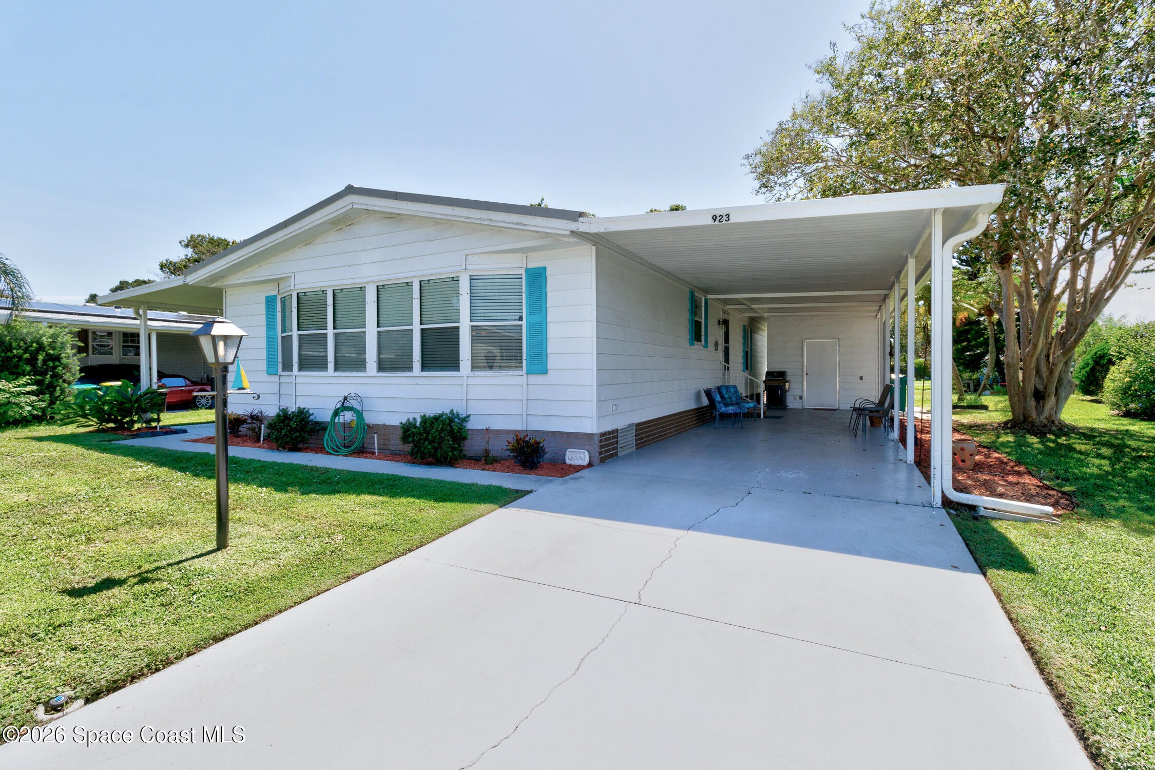 923 Hemlock Street