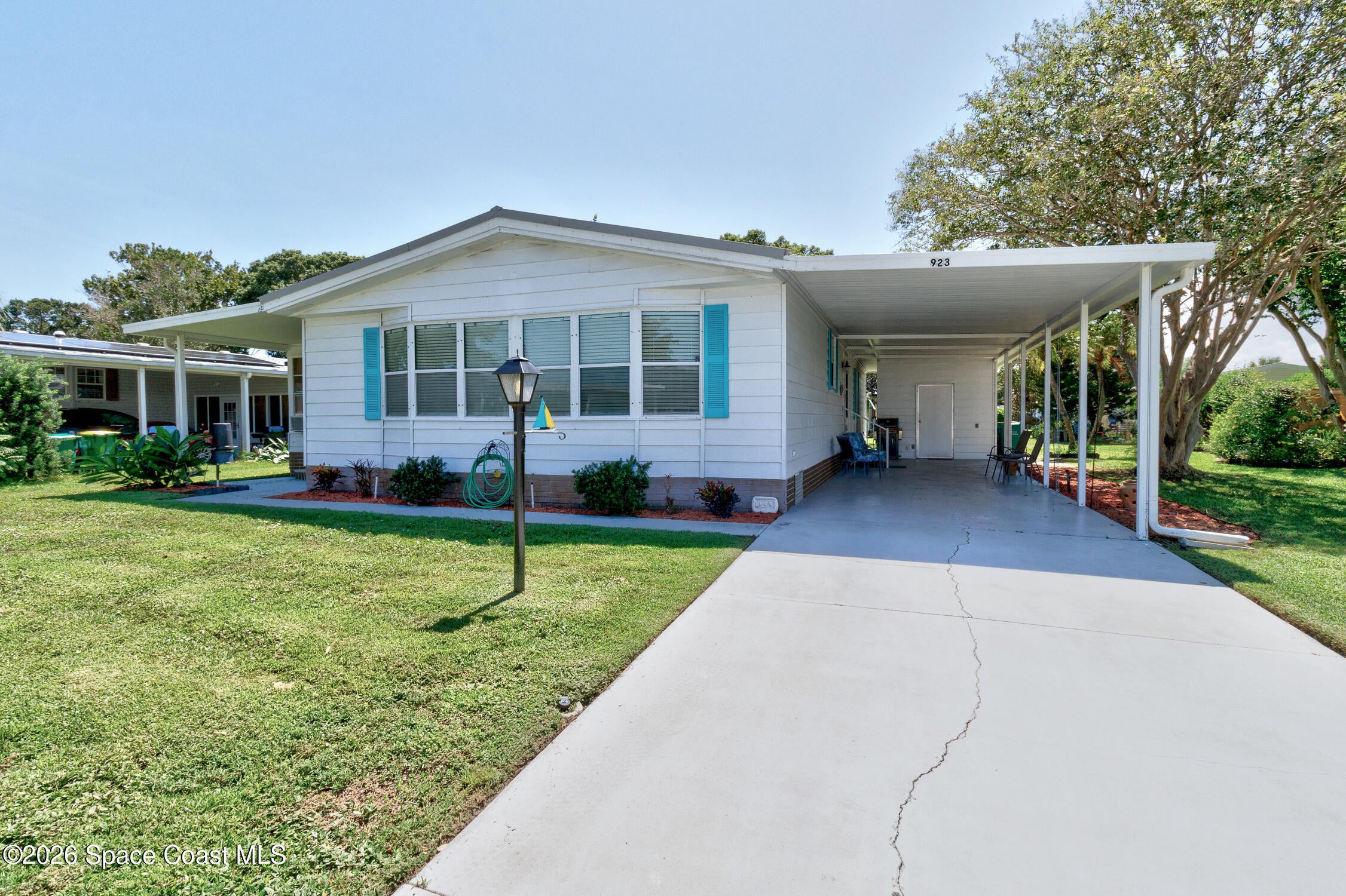 923 Hemlock Street