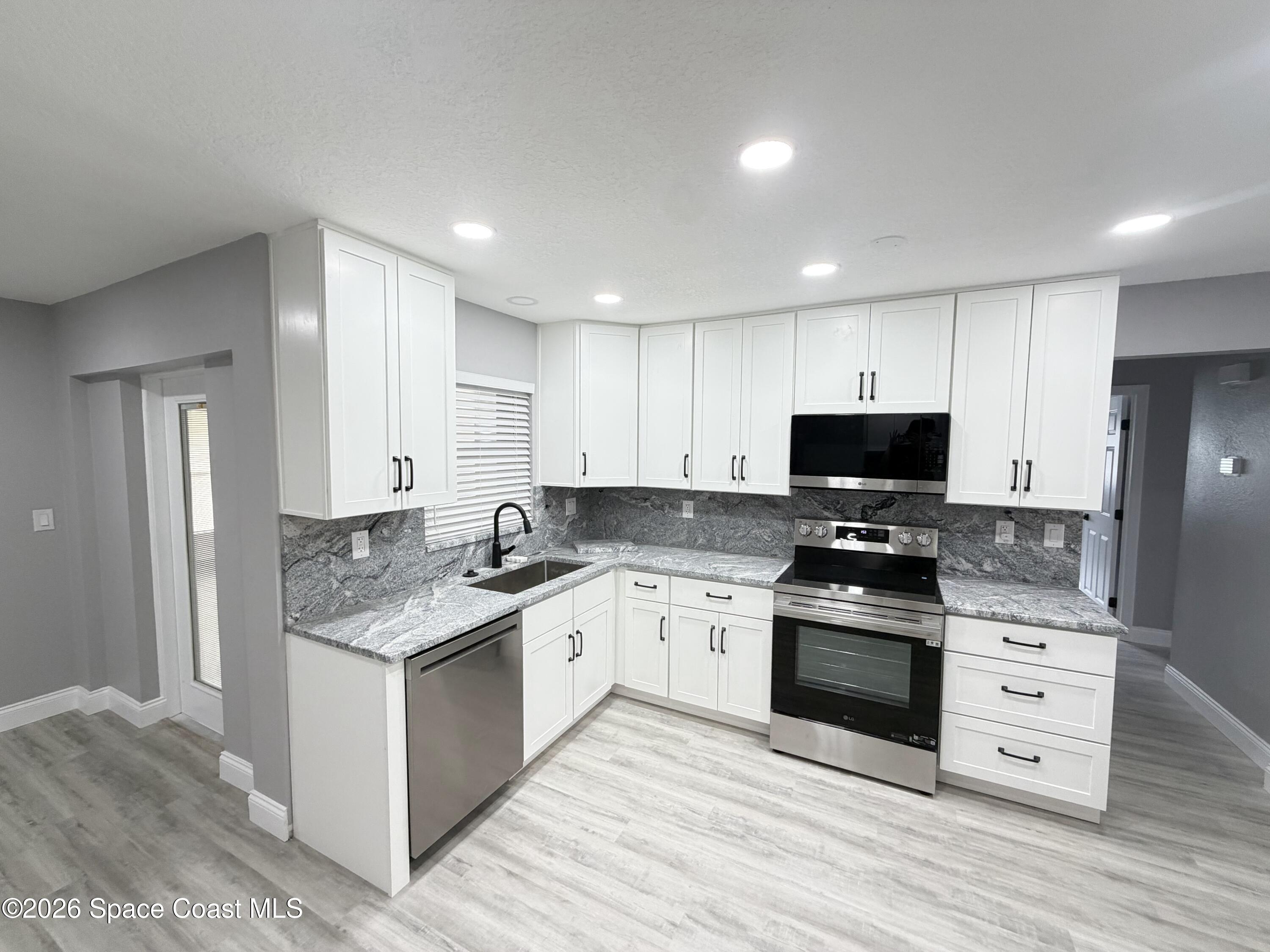 4461 Longbow Drive