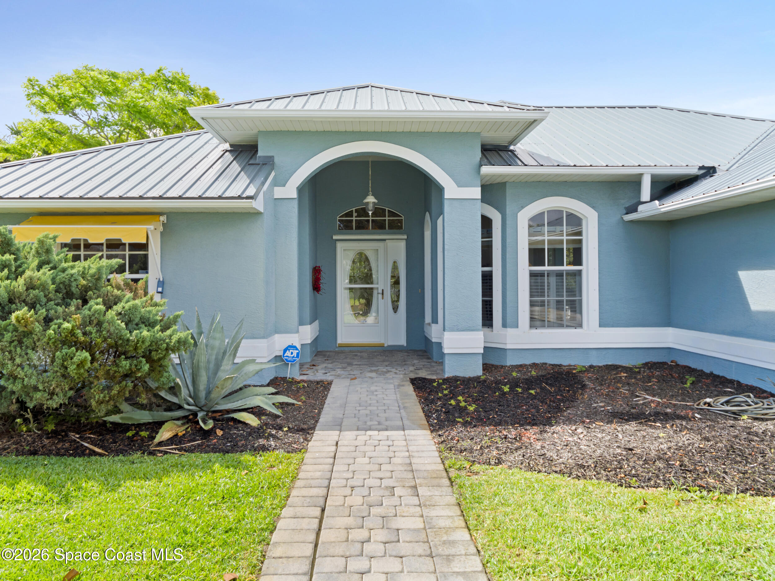 107 Larchmont Terrace W