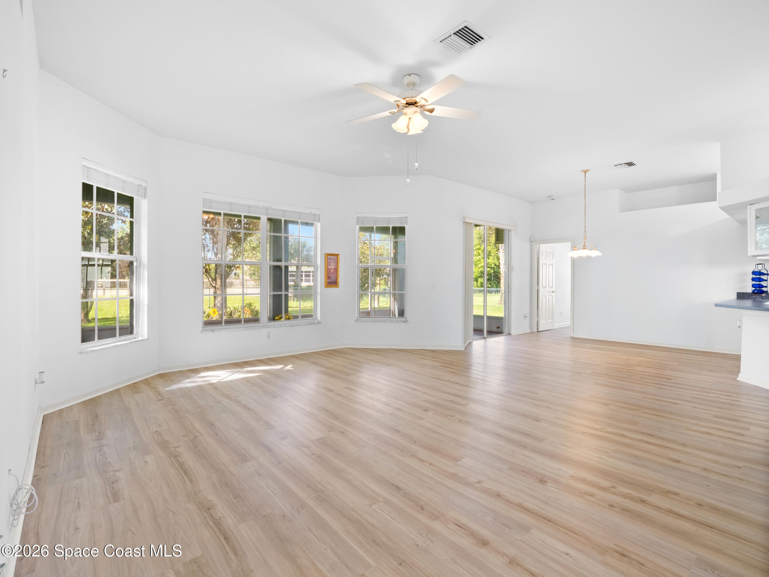 107 Larchmont Terrace W