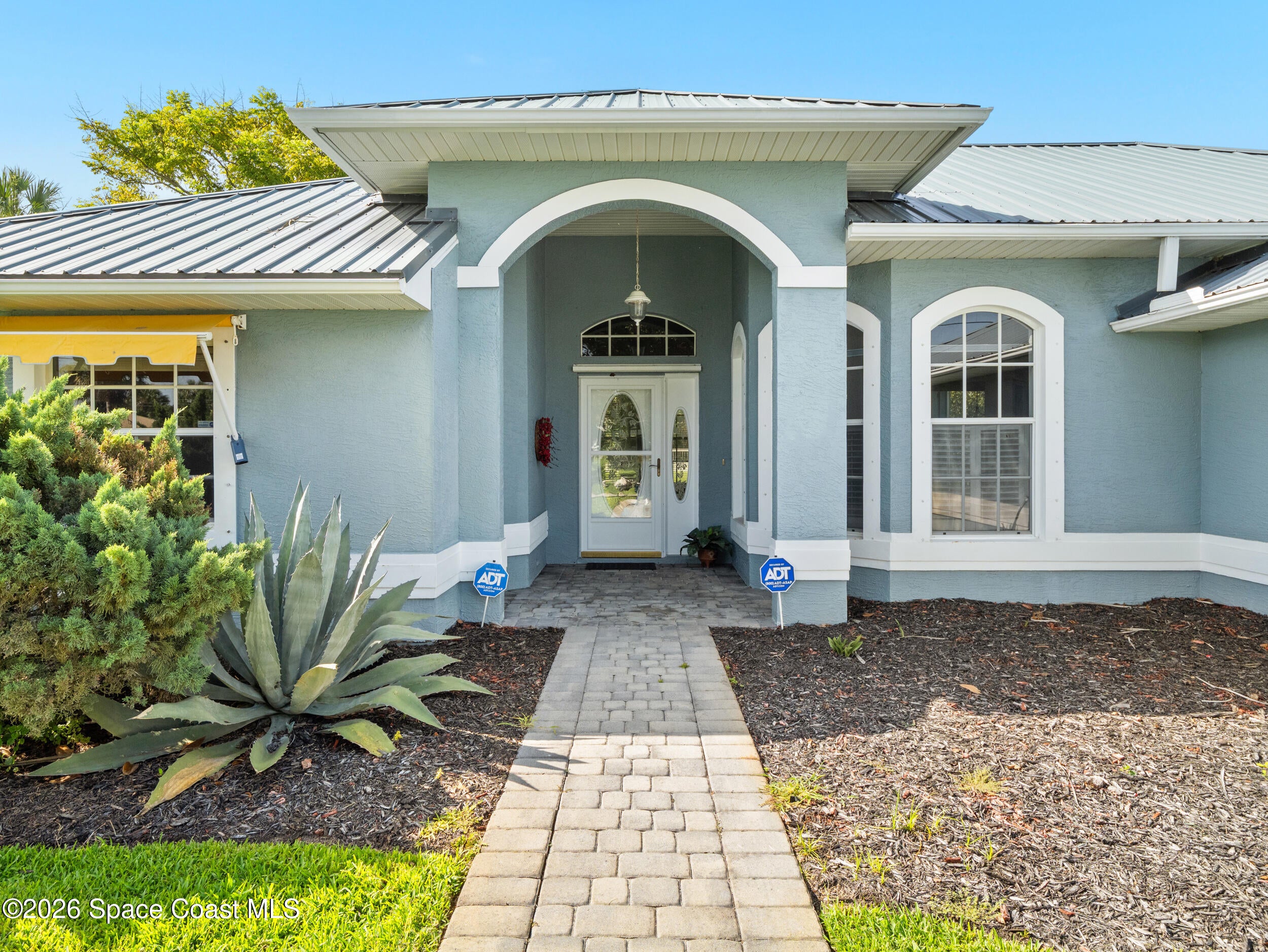 107 Larchmont Terrace W