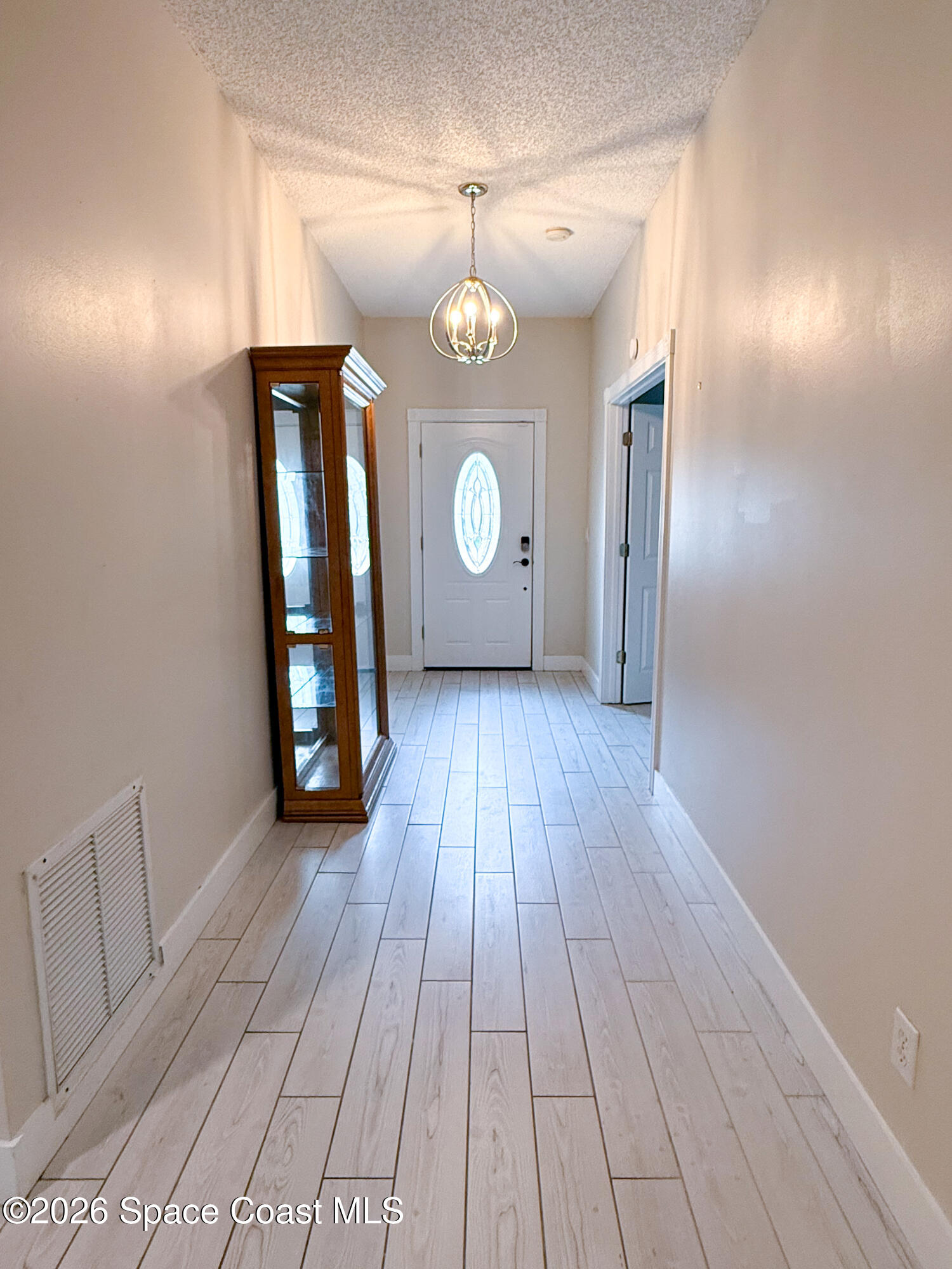 877 Villa Drive