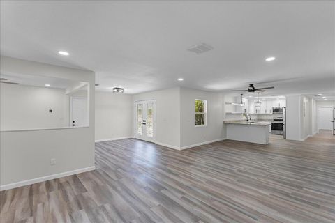 Single Family Residence in Indian Harbour Beach FL 2110 Patrick Drive 17.jpg