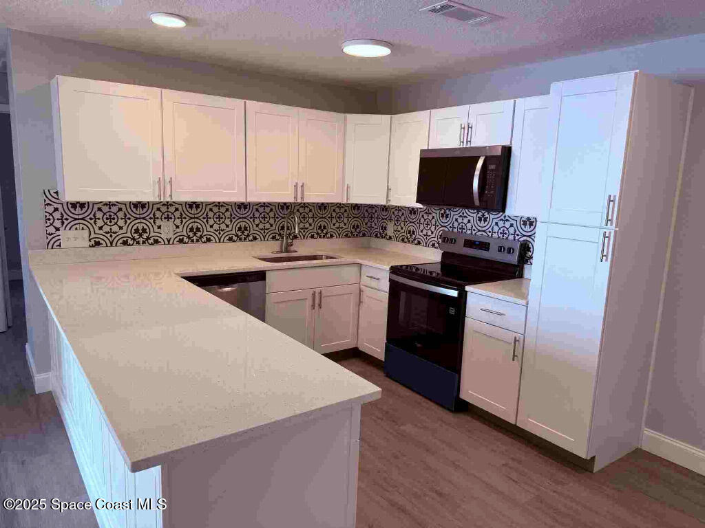 977 Poinsetta Street