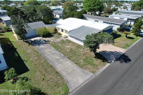 A home in Barefoot Bay