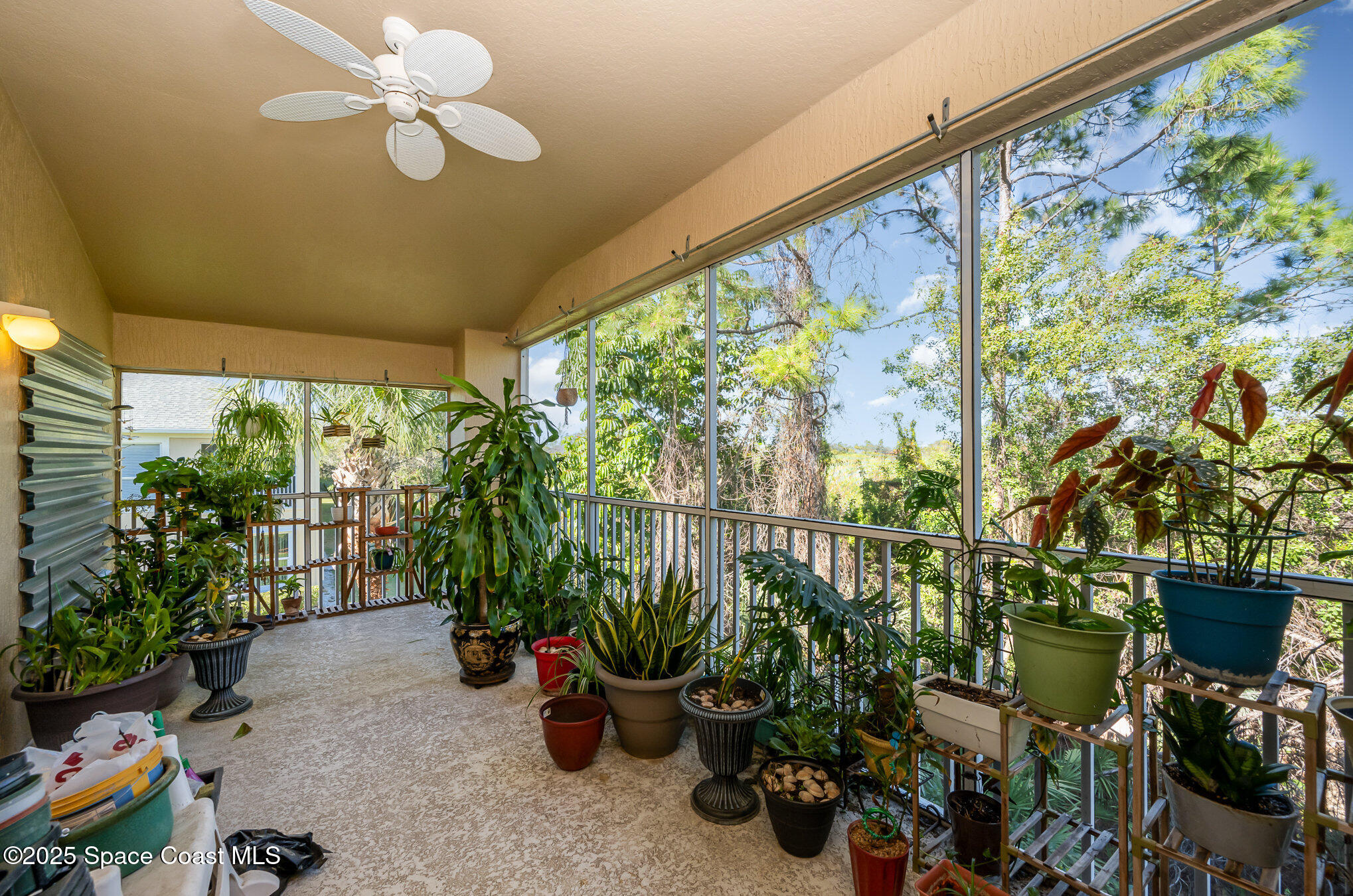 401 Trotter Lane 205