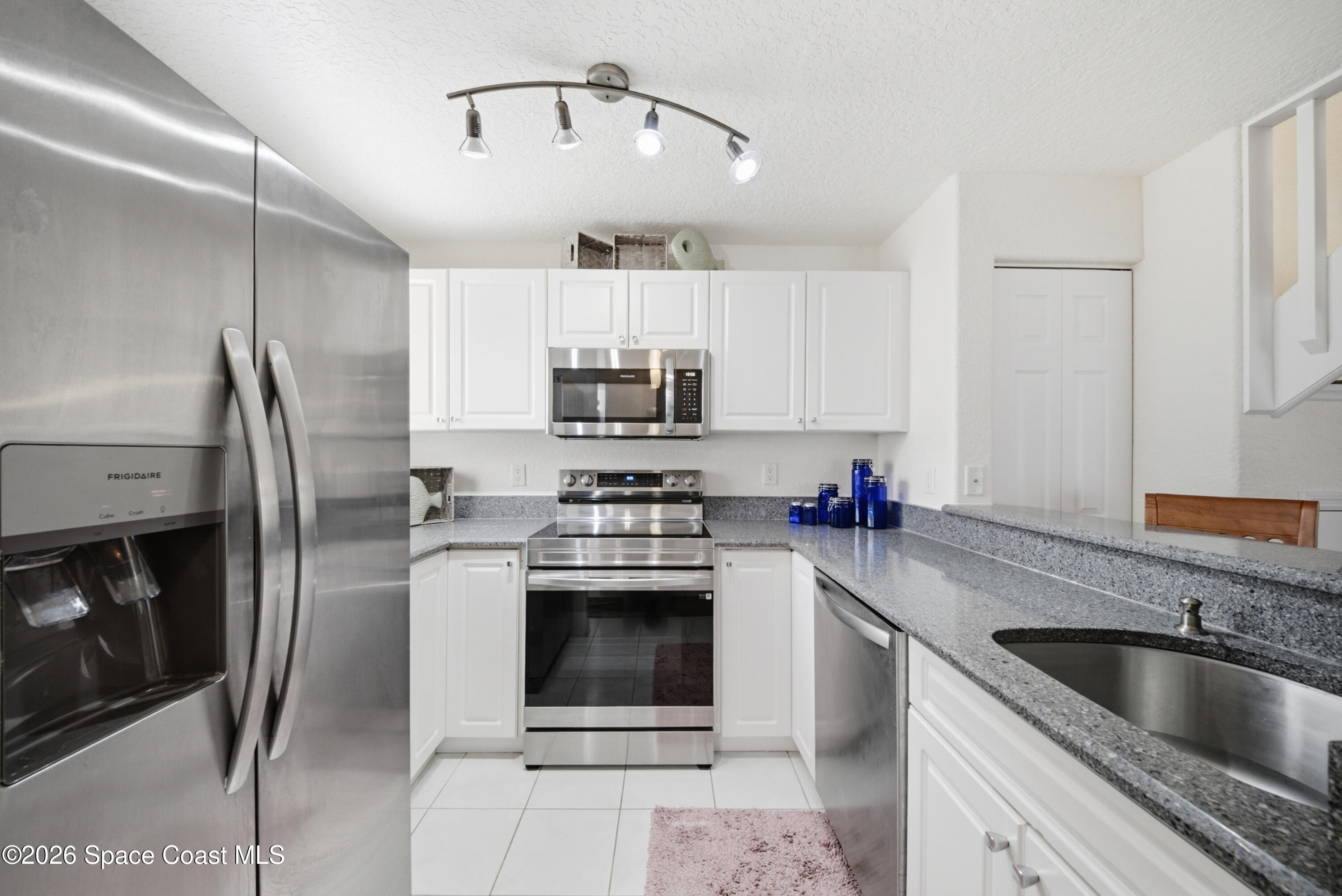 526 Seaport Boulevard T173