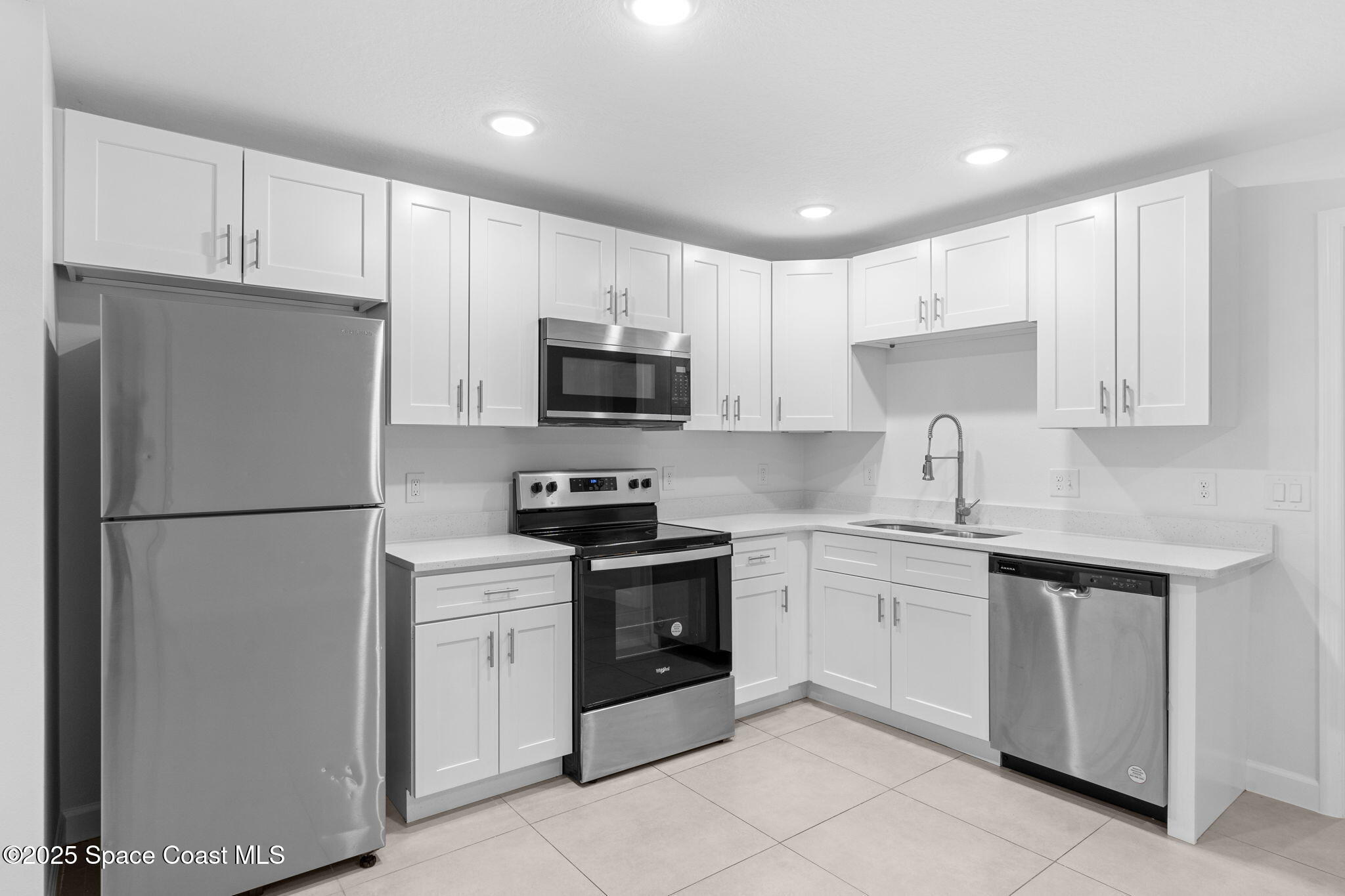845 Kenilworth Court