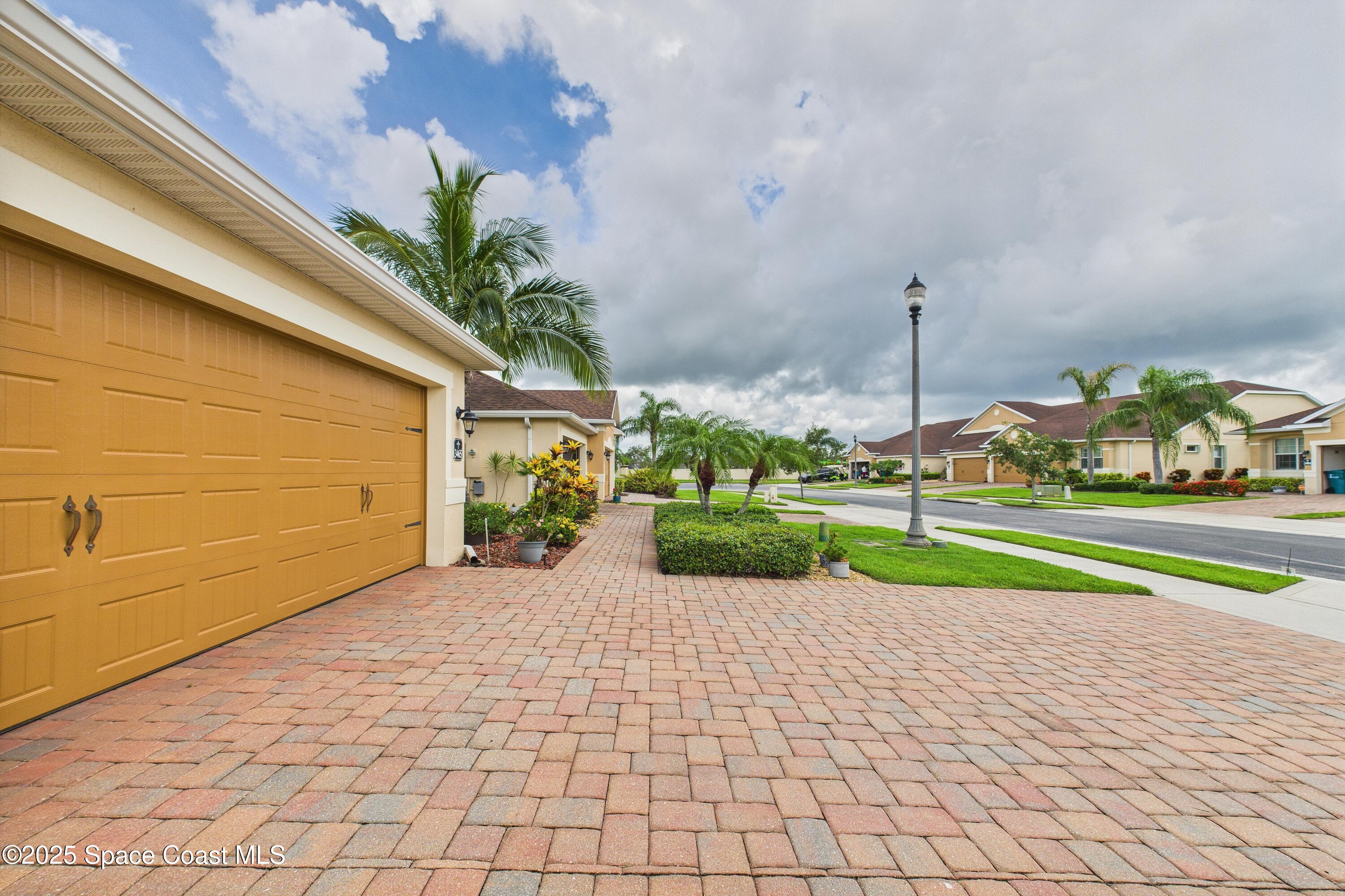 3465 Spencer Lane