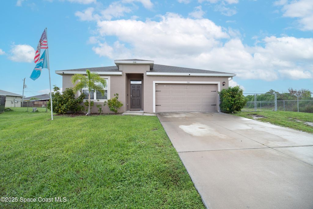 Photo of 583 Octavius Road SW, Palm Bay, FL 32908 (MLS # 1059033)