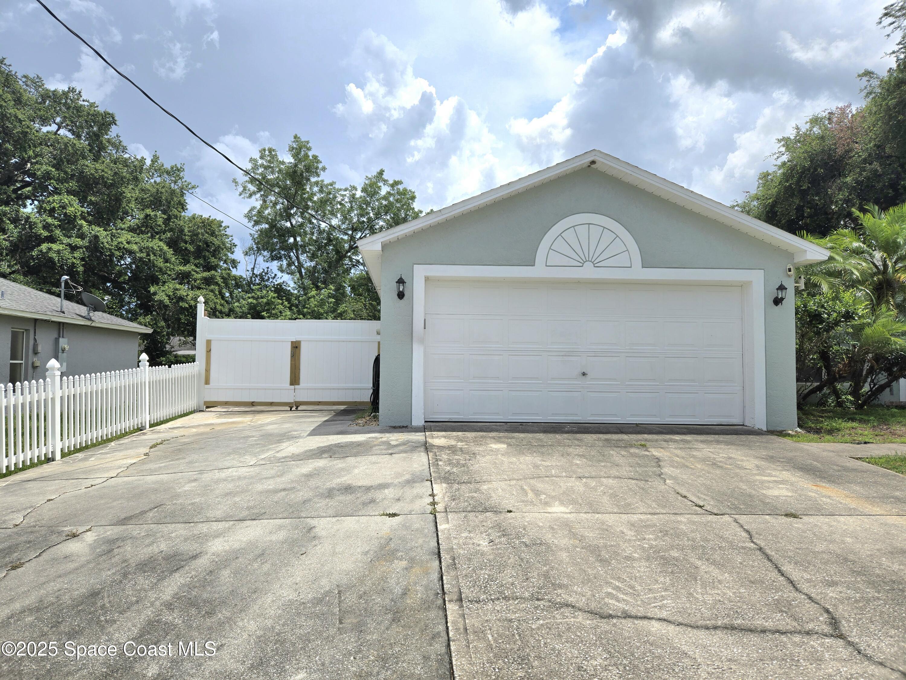 4445 Greenhill Street