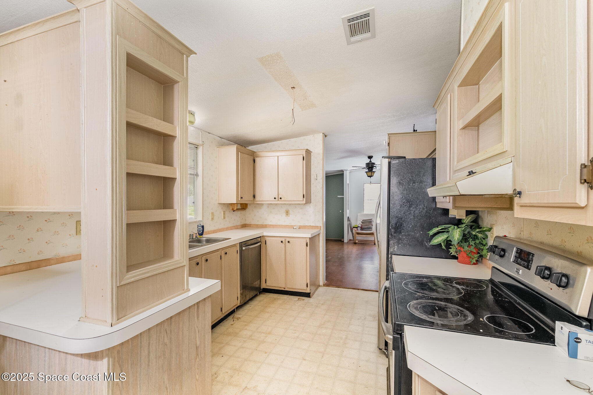 5032 Cambridge Drive