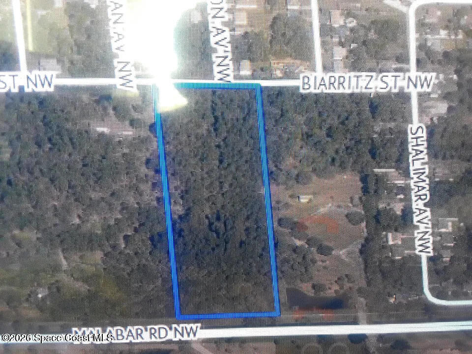 975 & 999 Malabar Road NW