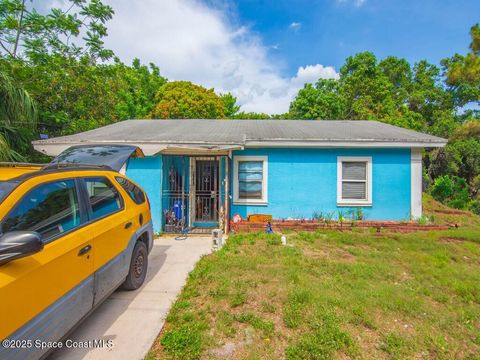 308 N 18th Court Ft. Pierce FL 34950