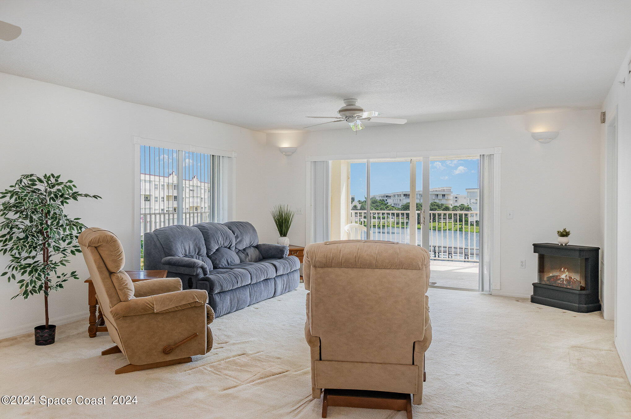 8931 Lake Drive 401