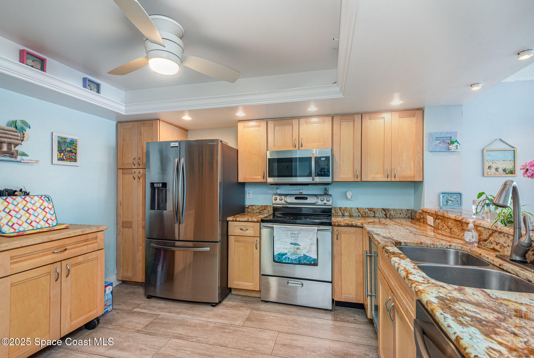 995 N Highway A1a 401