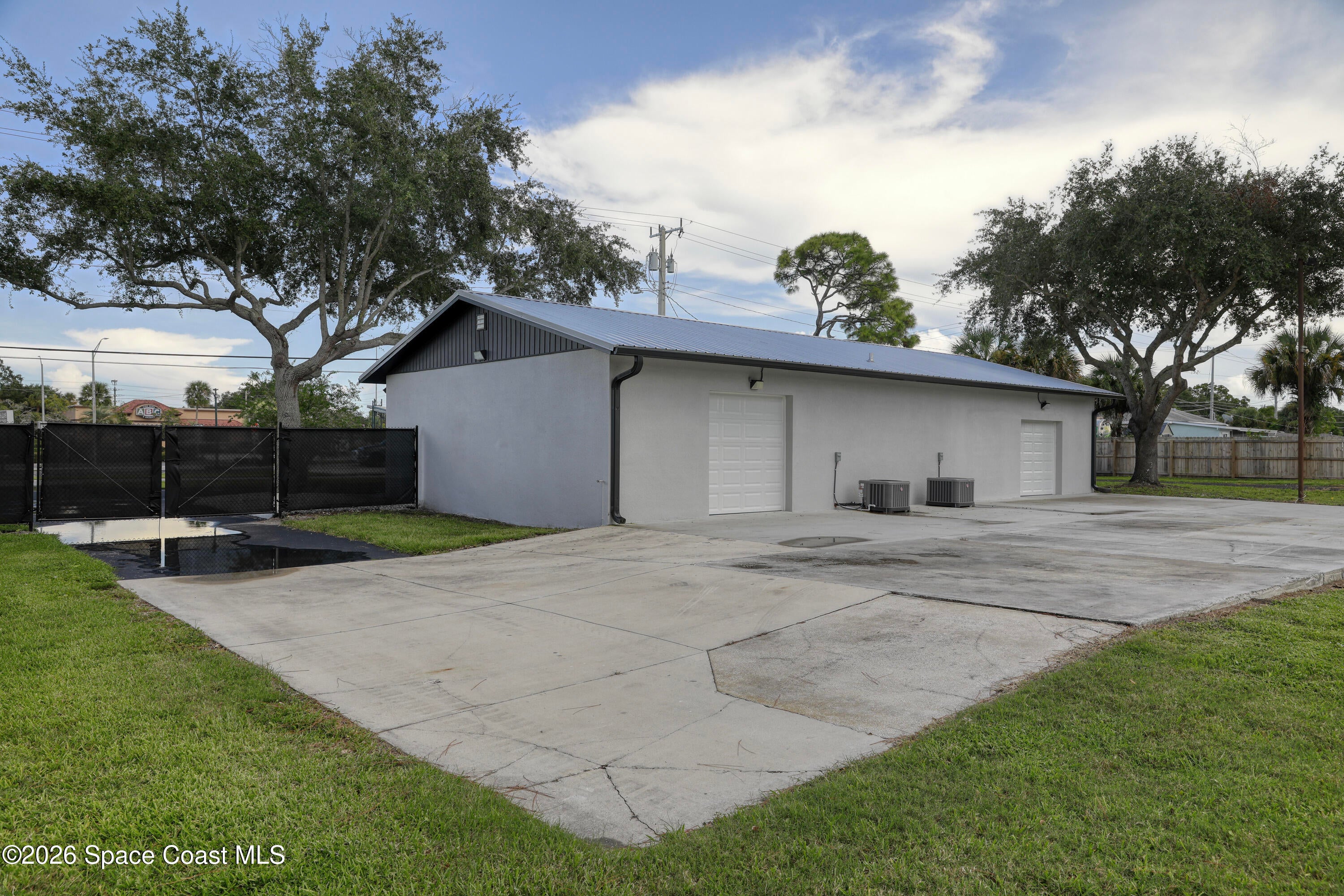 1228 S Hopkins Avenue