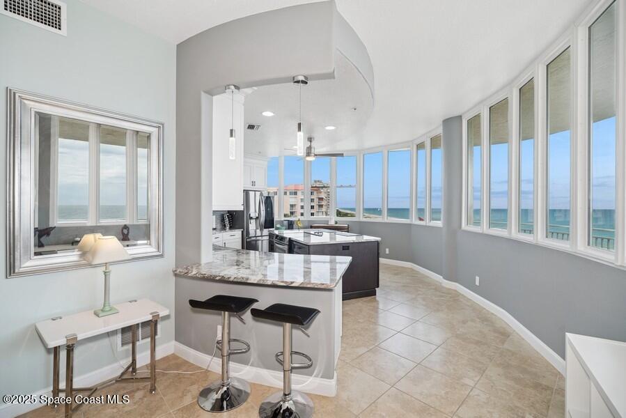 601 N Miramar Avenue 314