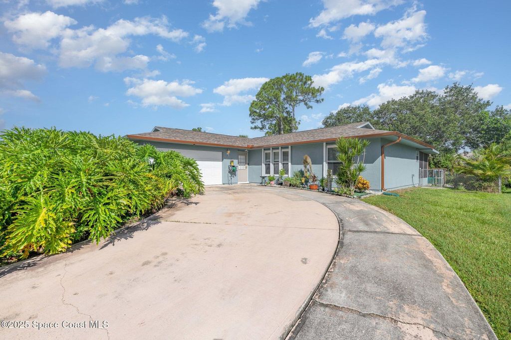 Photo of 367 Ainsley Street SE, Palm Bay, FL 32909 (MLS # 1055685)