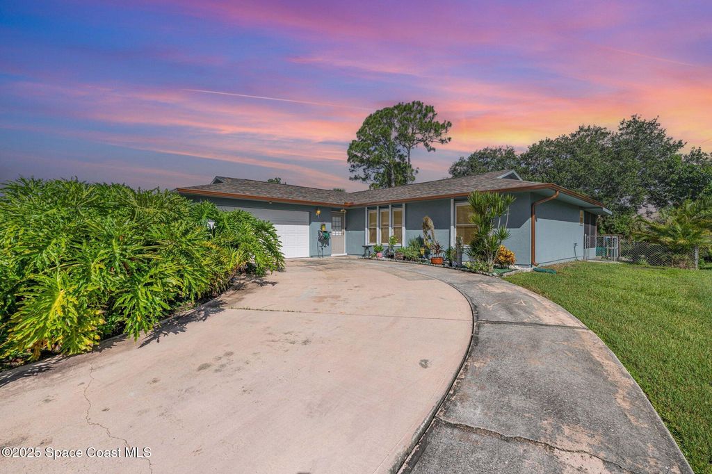 Photo of 367 Ainsley Street SE, Palm Bay, FL 32909 (MLS # 1055685)